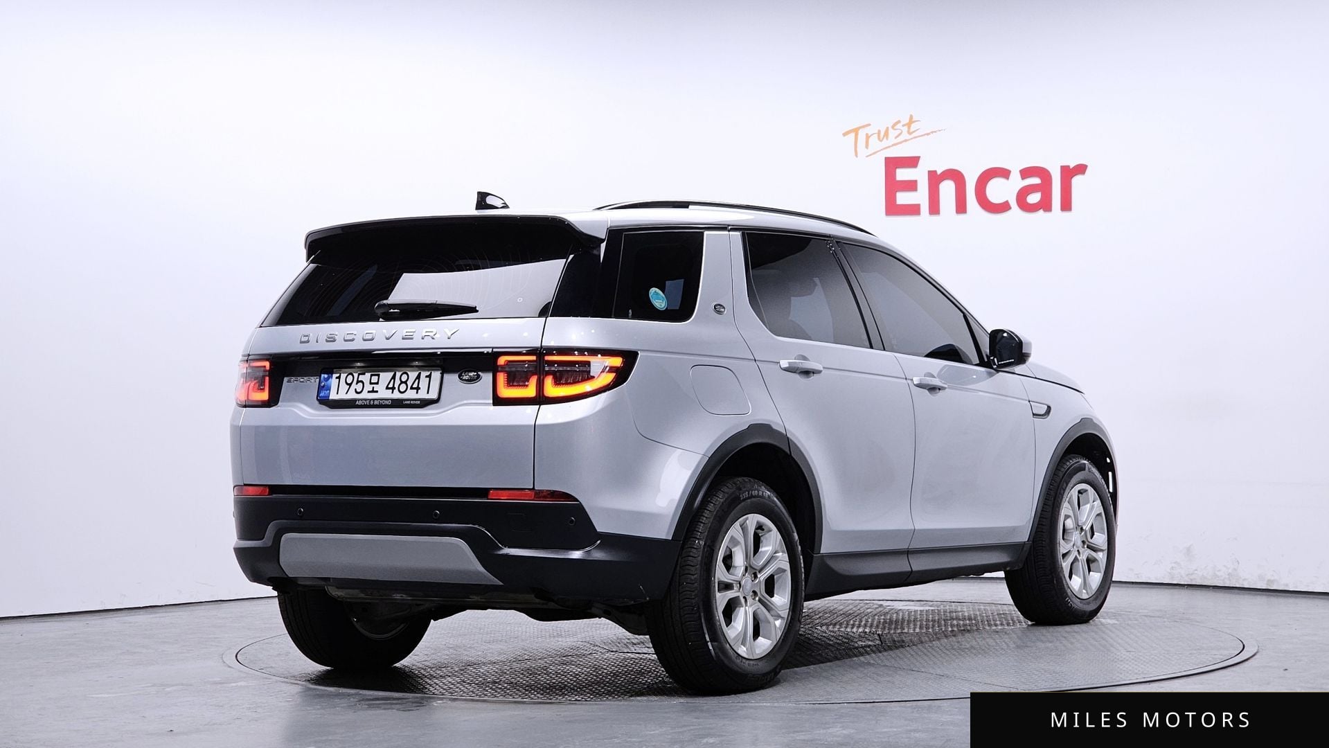 Land Rover Discovery Sport 2023 — миниатюра 2
