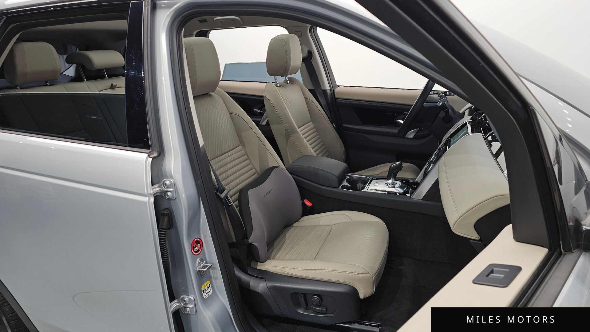Land Rover Discovery Sport 2023 — миниатюра 10