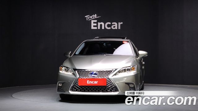 Лексус CT200h 2018 — миниатюра 3