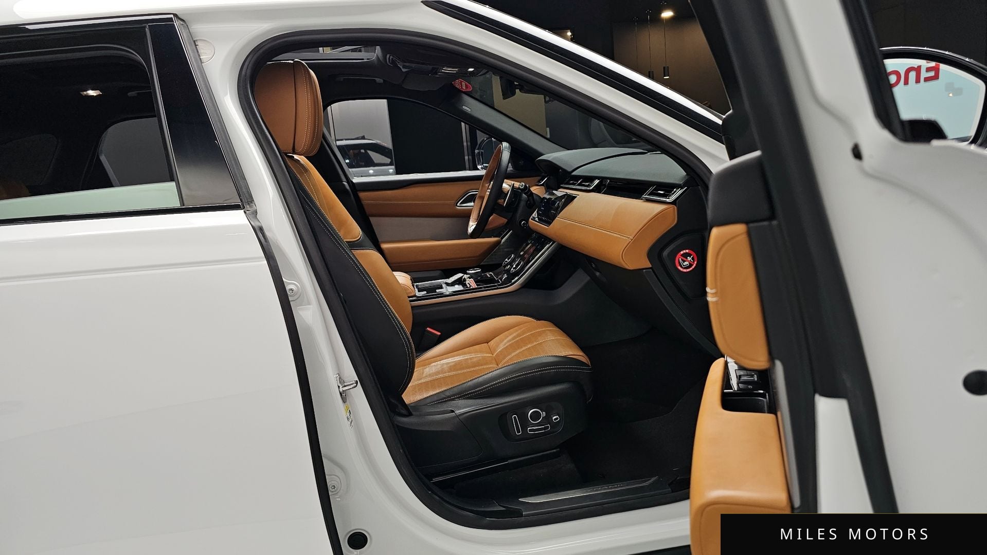Land Rover Range Rover Velar 2020 — миниатюра 11