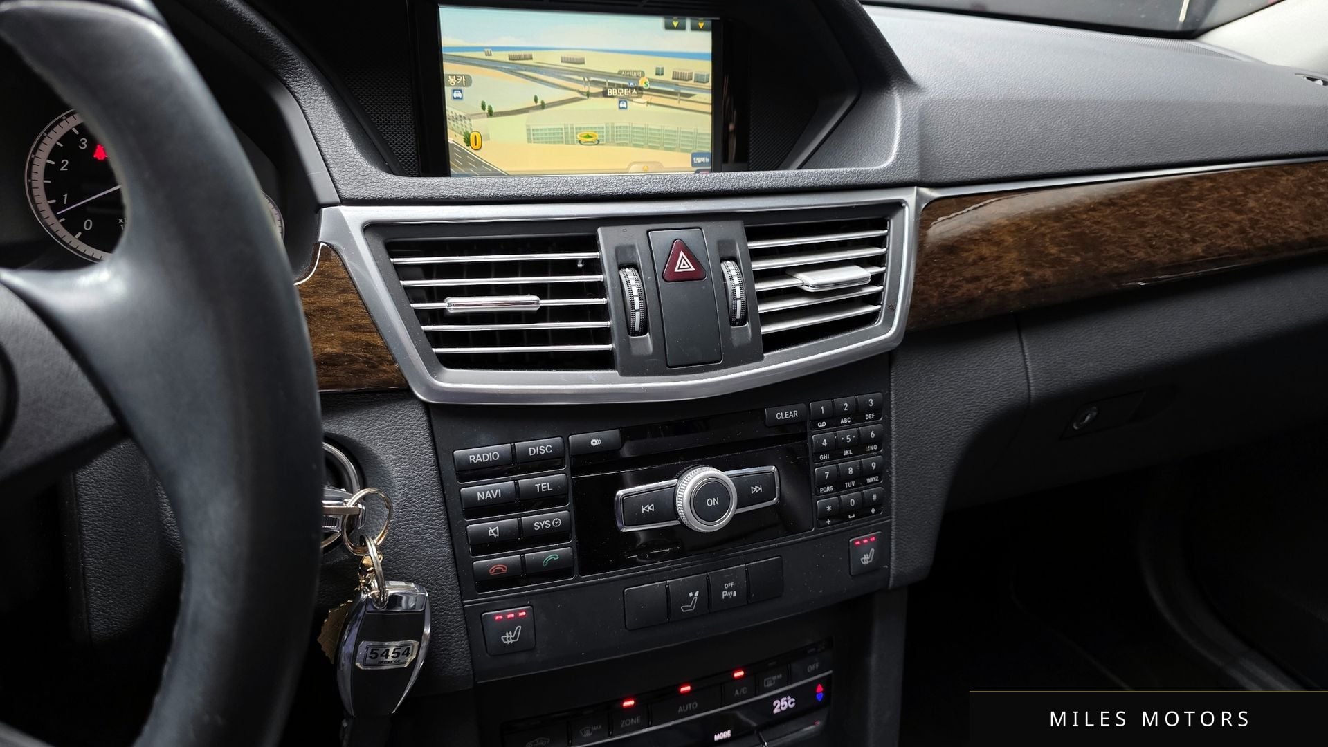 Mercedes-Benz E-클래스 W212 2011 — миниатюра 14