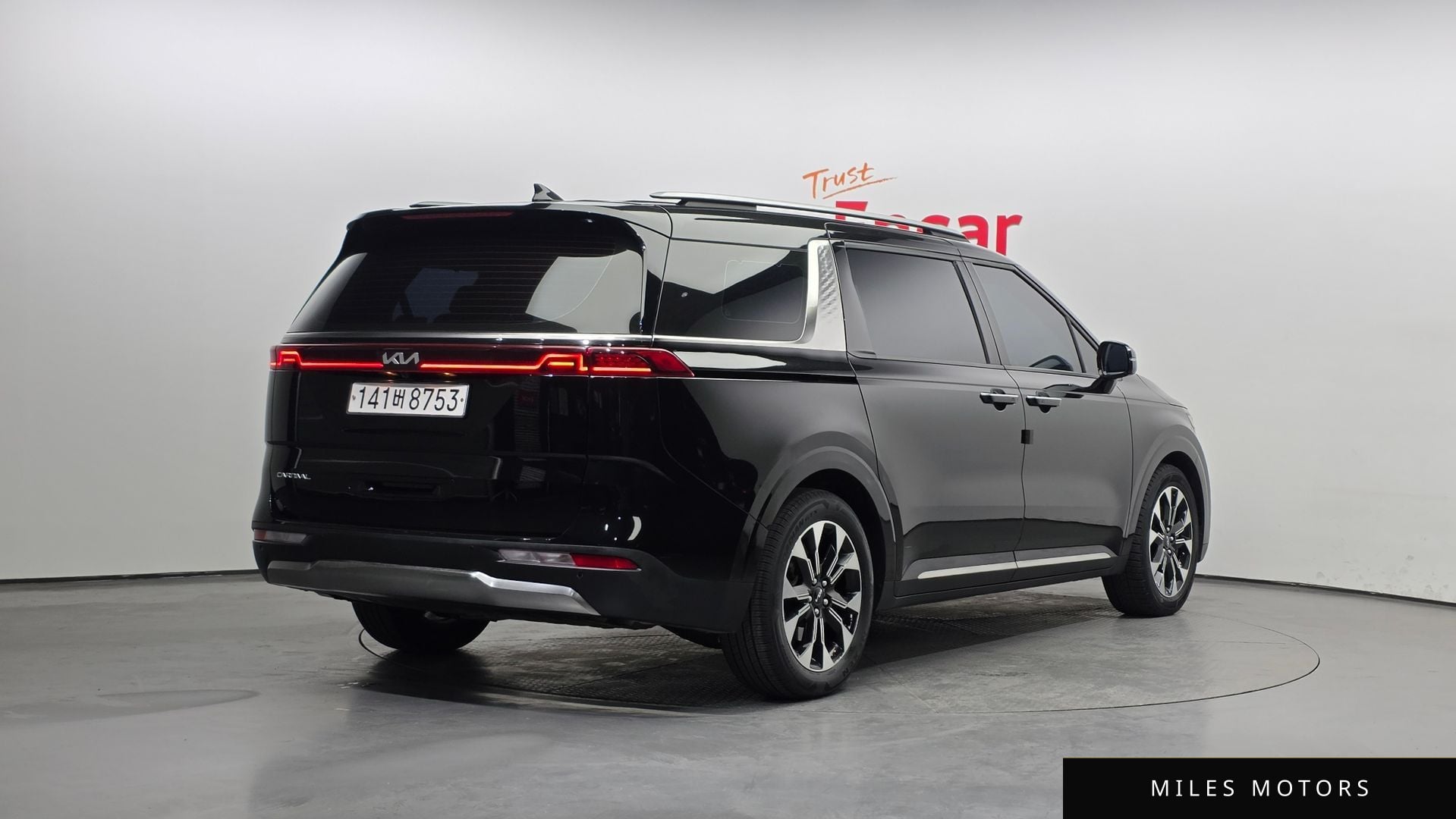 Kia Carnival 2023 — миниатюра 2
