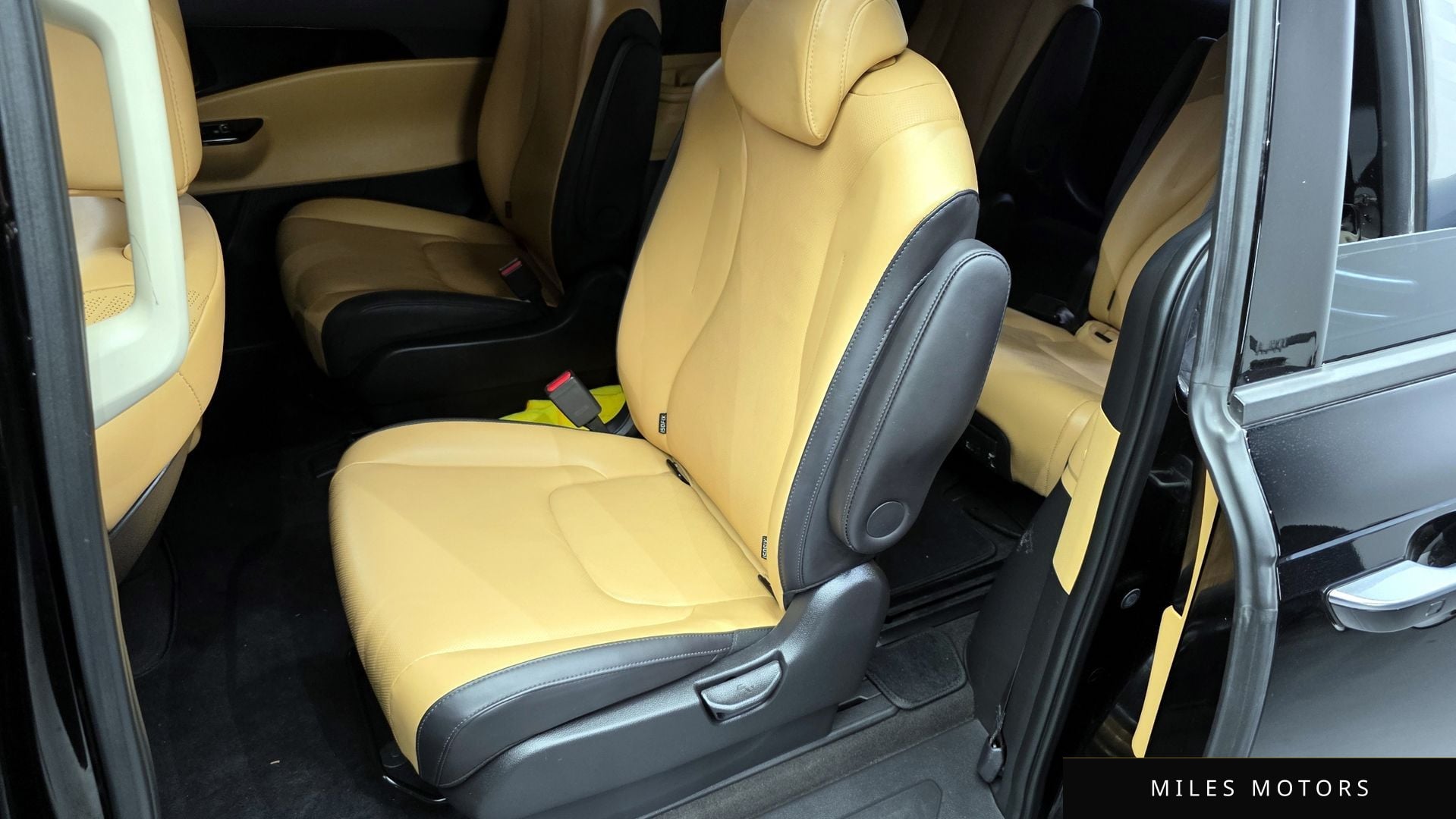 Kia Carnival 2023 — миниатюра 11