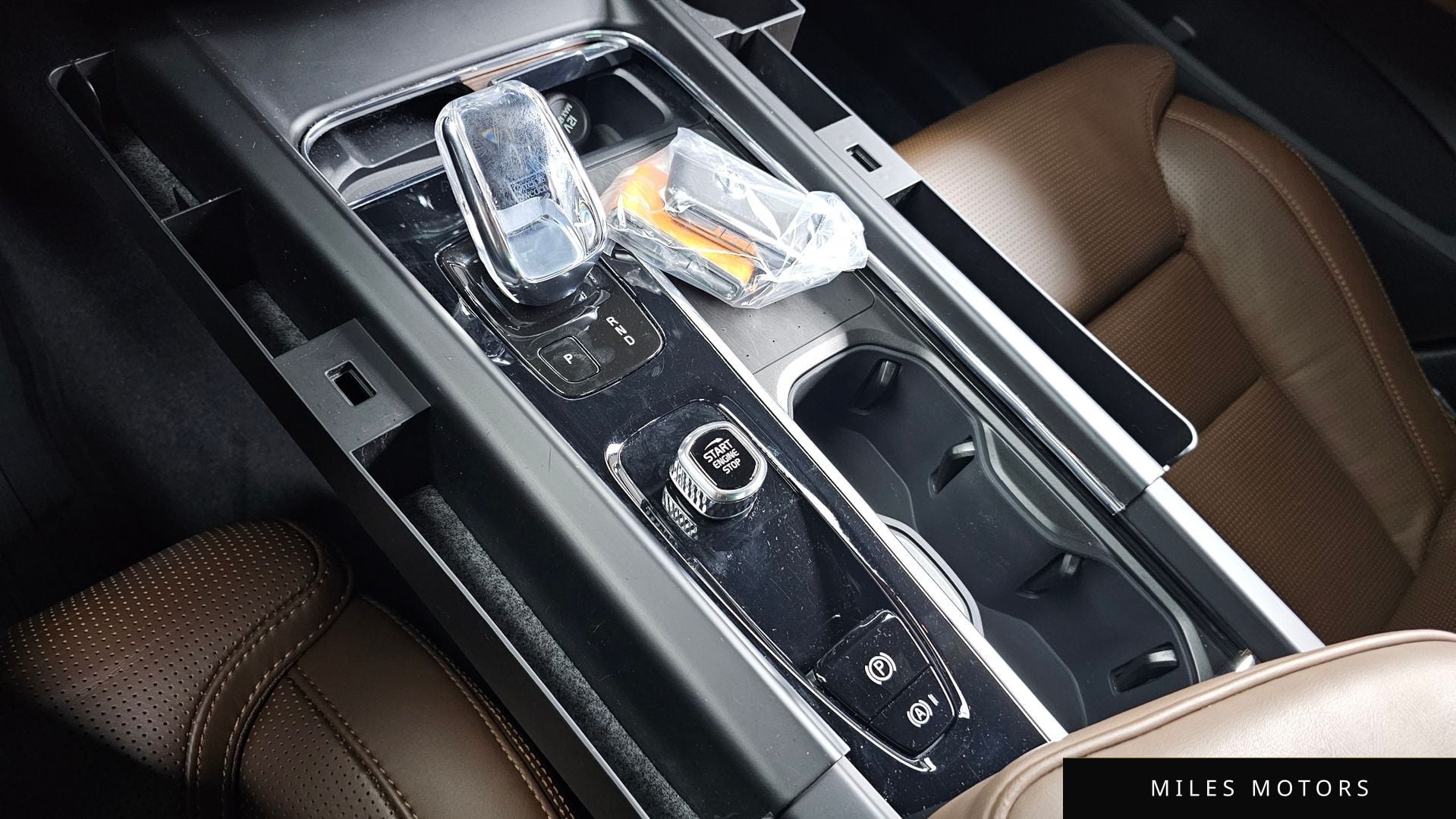 Volvo XC60 2022 — миниатюра 9
