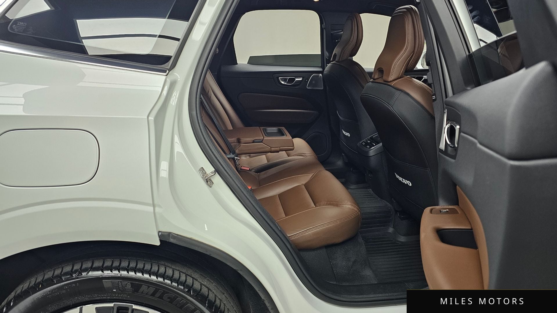 Volvo XC60 2022 — миниатюра 12