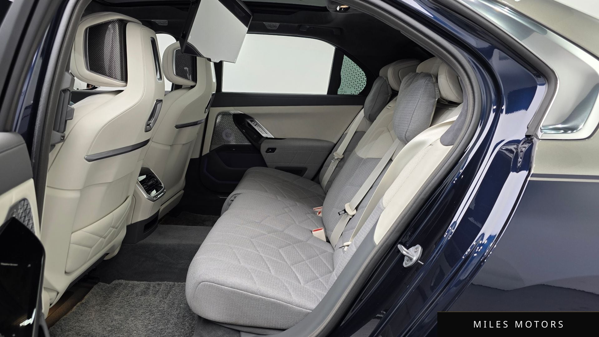 BMW 7 Series (G70) 2025 — миниатюра 12
