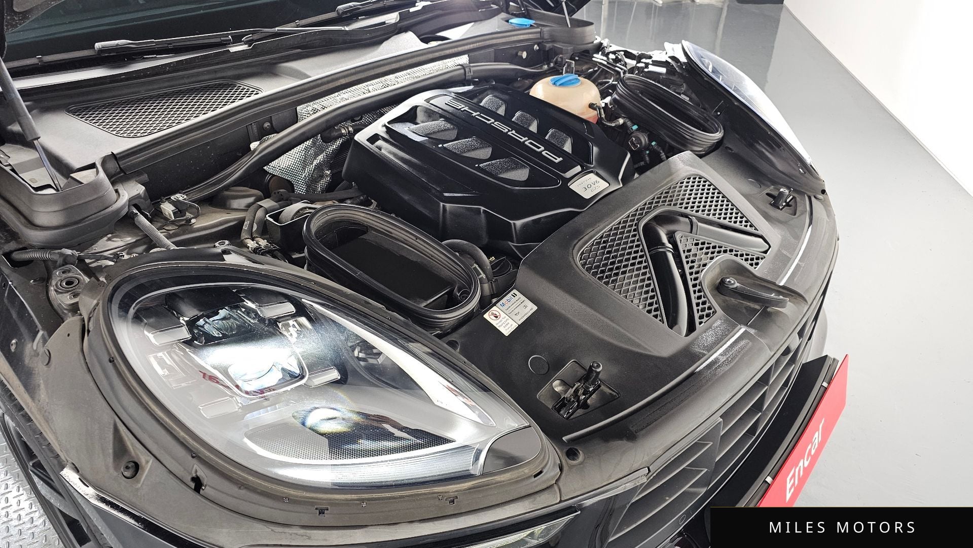 Porsche Macan 2018 — миниатюра 6