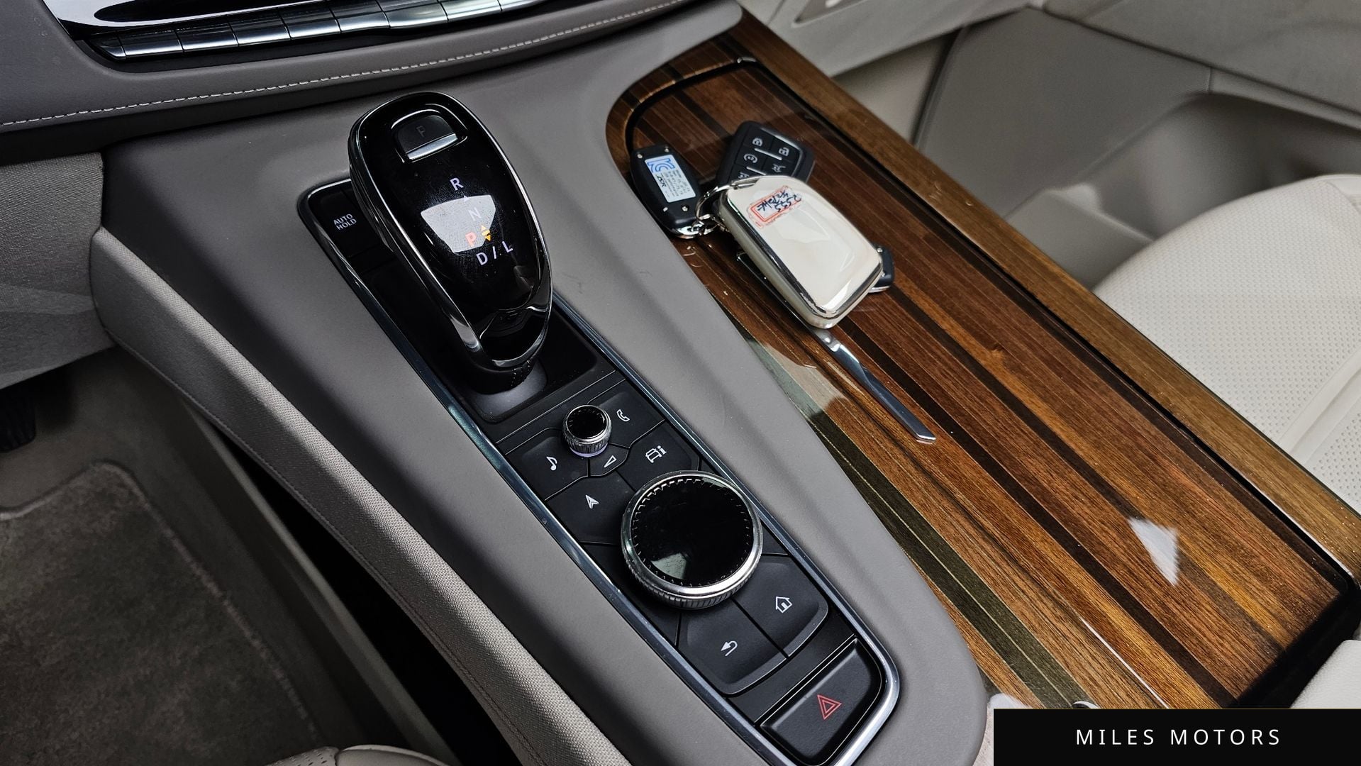 Cadillac Escalade 2021 — миниатюра 9