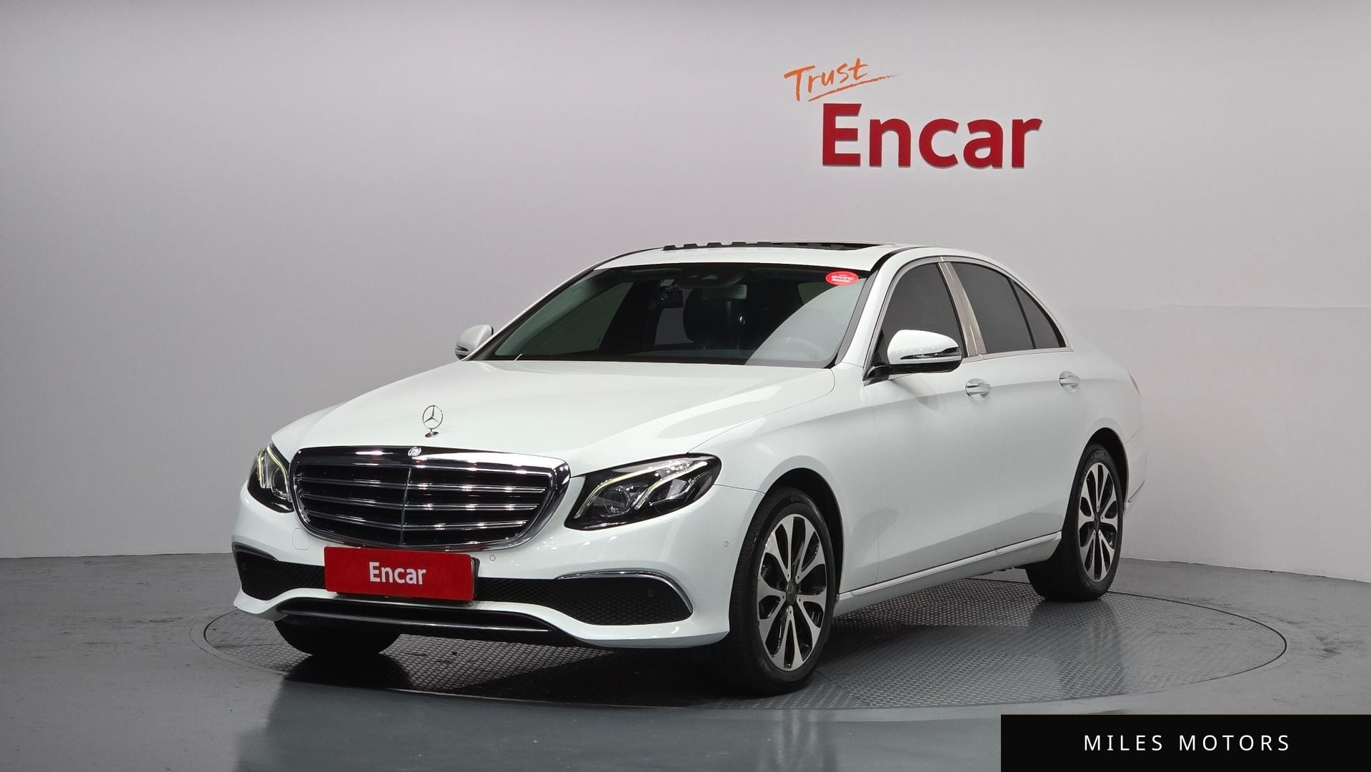 Mercedes-Benz E-Class W213 2017 — фото 1 из 12