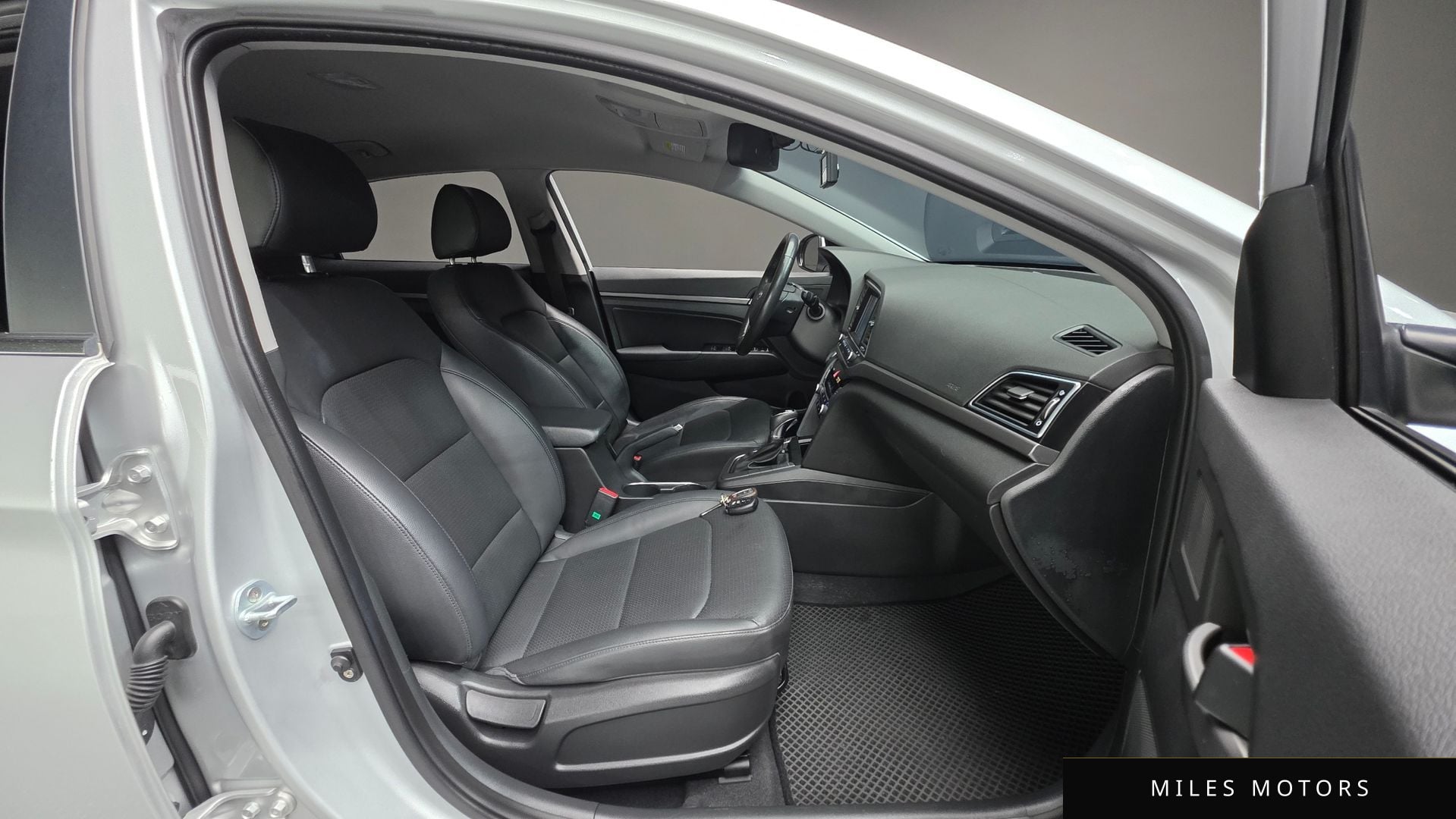 Hyundai AVANTE 2016 — миниатюра 10