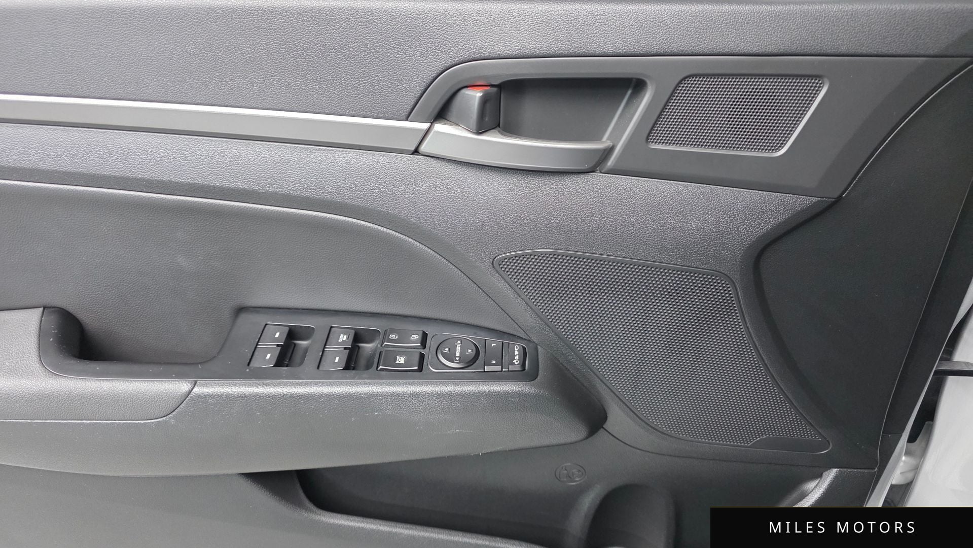 Hyundai AVANTE 2016 — миниатюра 12