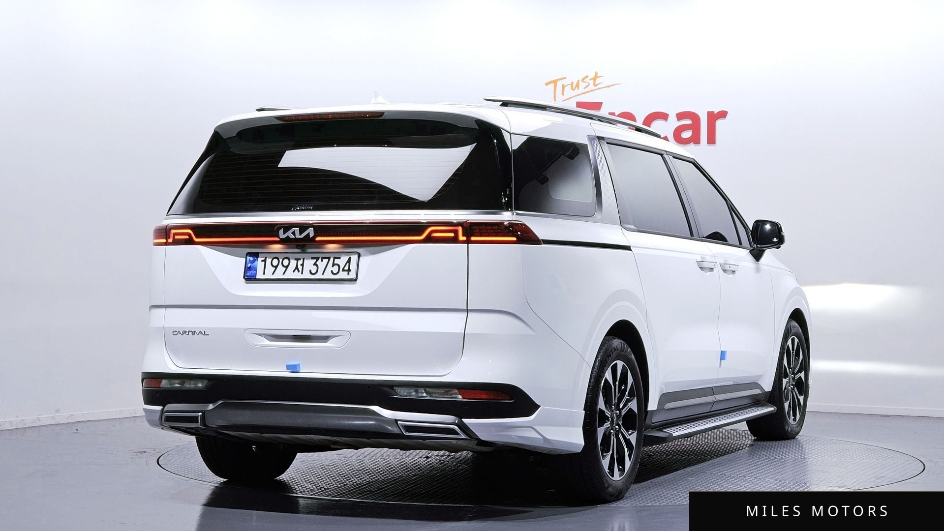 Kia Carnival 2023 — миниатюра 2