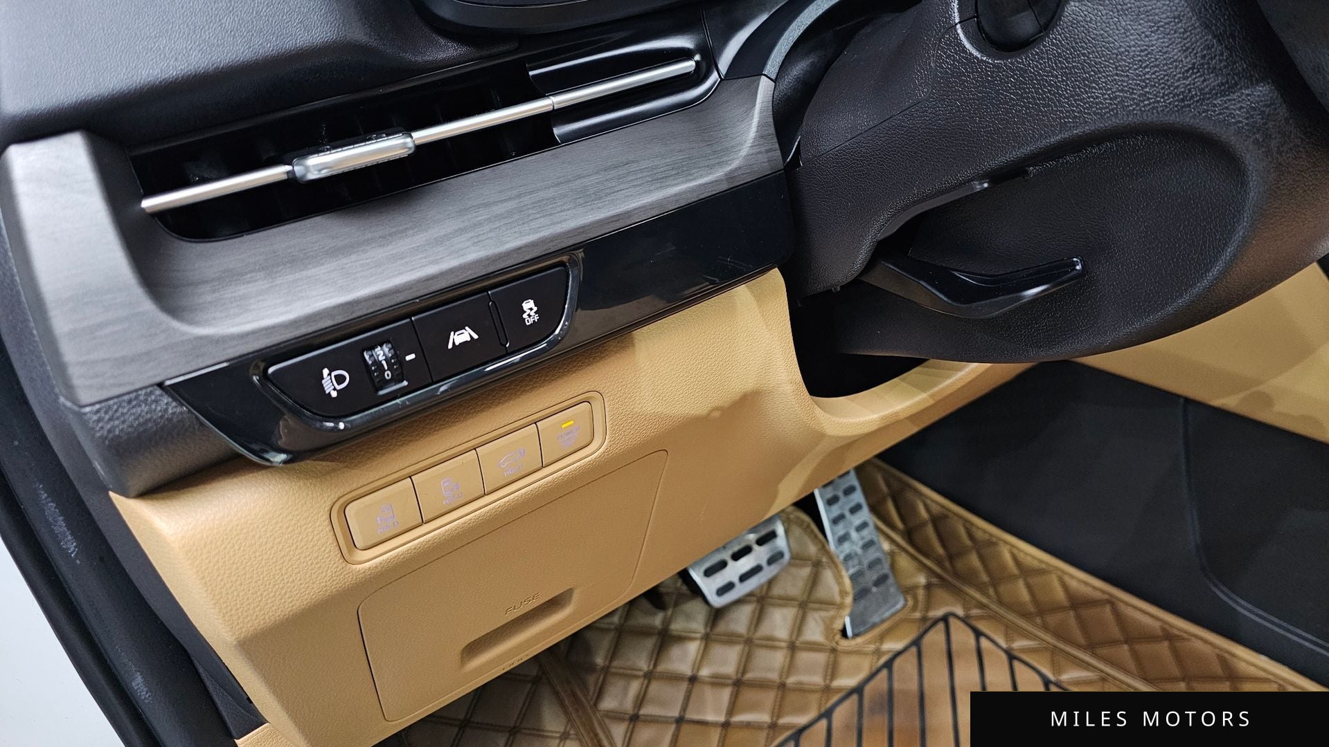 Kia Carnival 2023 — миниатюра 11