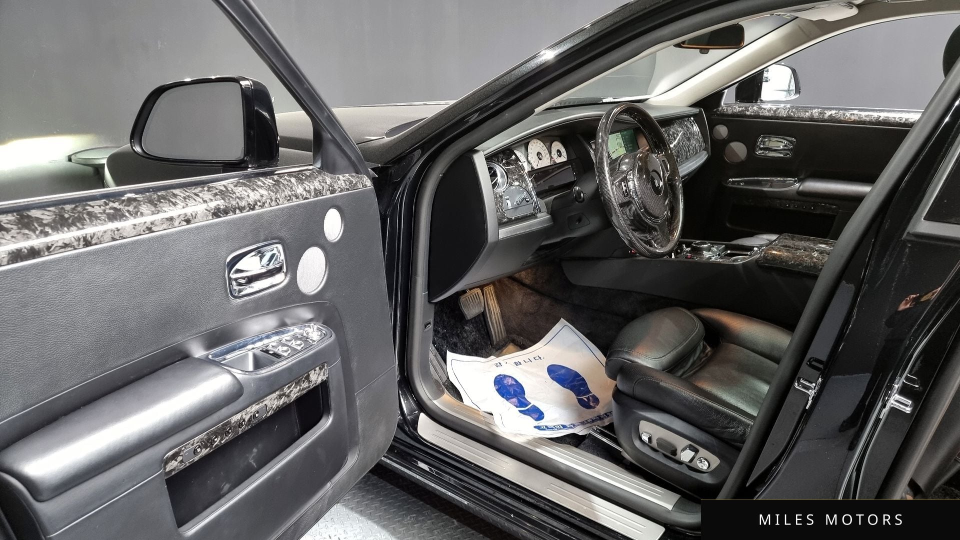 Rolls-Royce 고스트 2015 — миниатюра 10