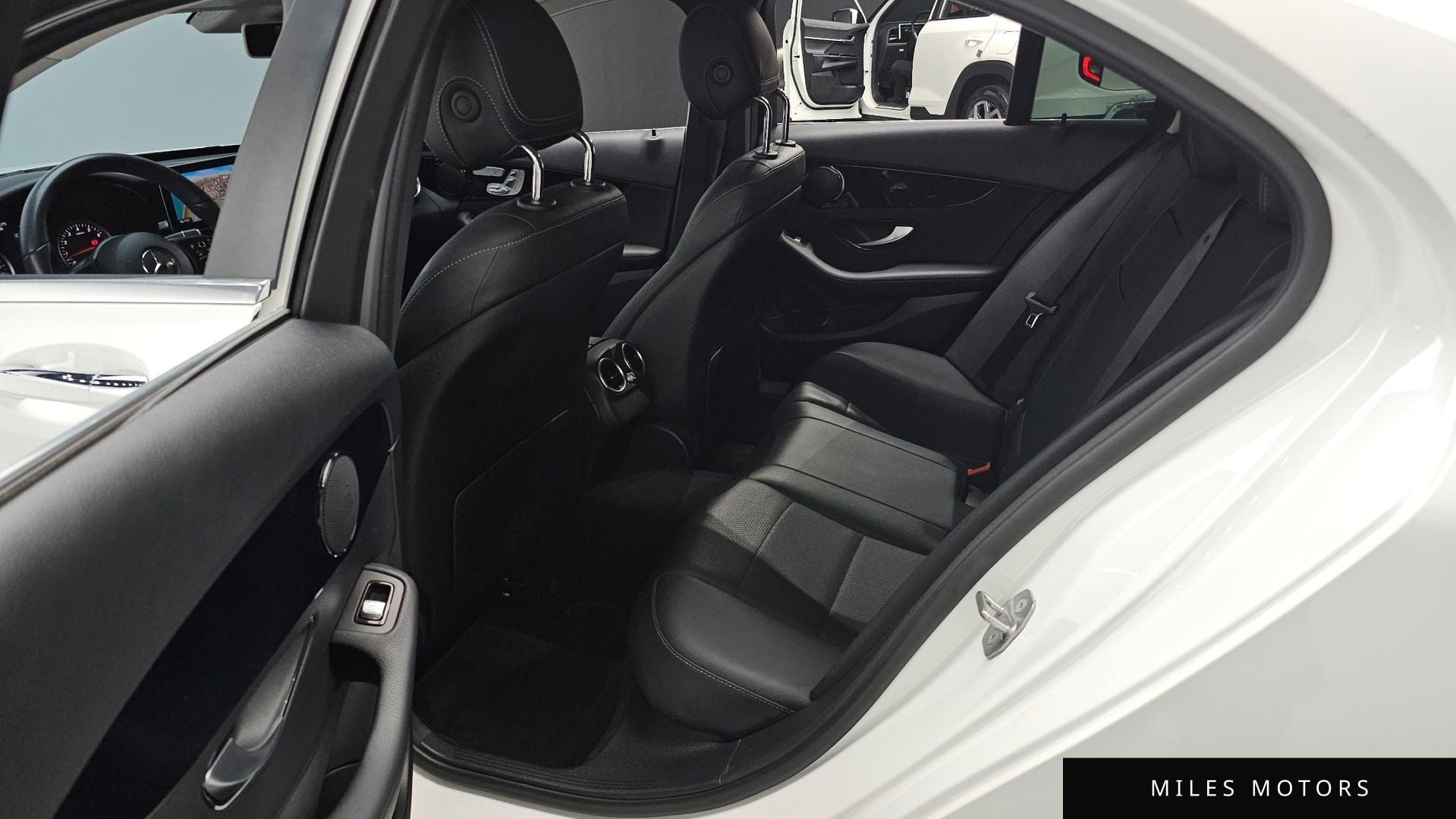 Mercedes-Benz C-Class W205 2019 — миниатюра 12