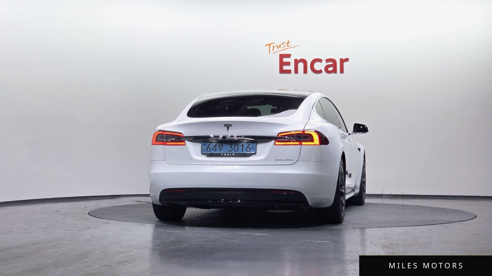 Tesla Model S 2020 — миниатюра 4