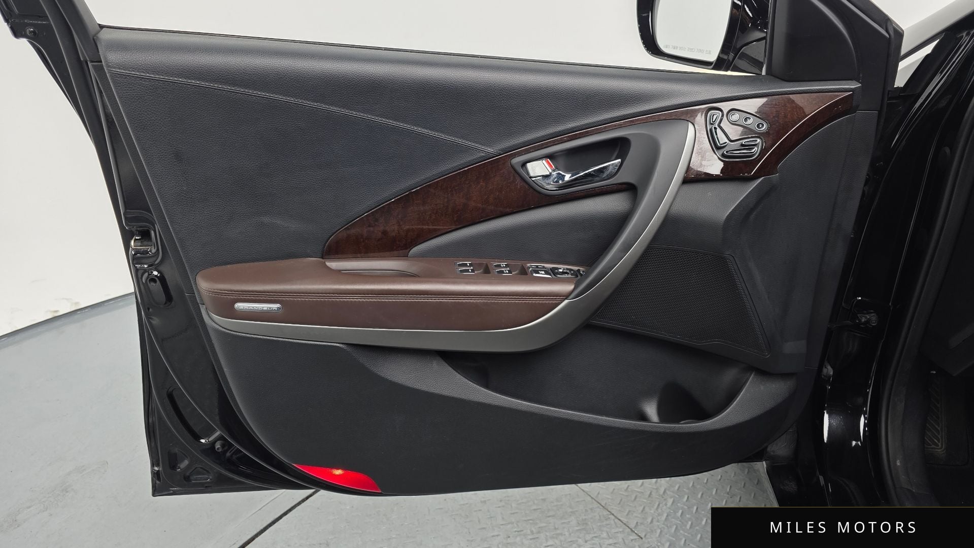 Hyundai 그랜저 HG 2015 — миниатюра 17