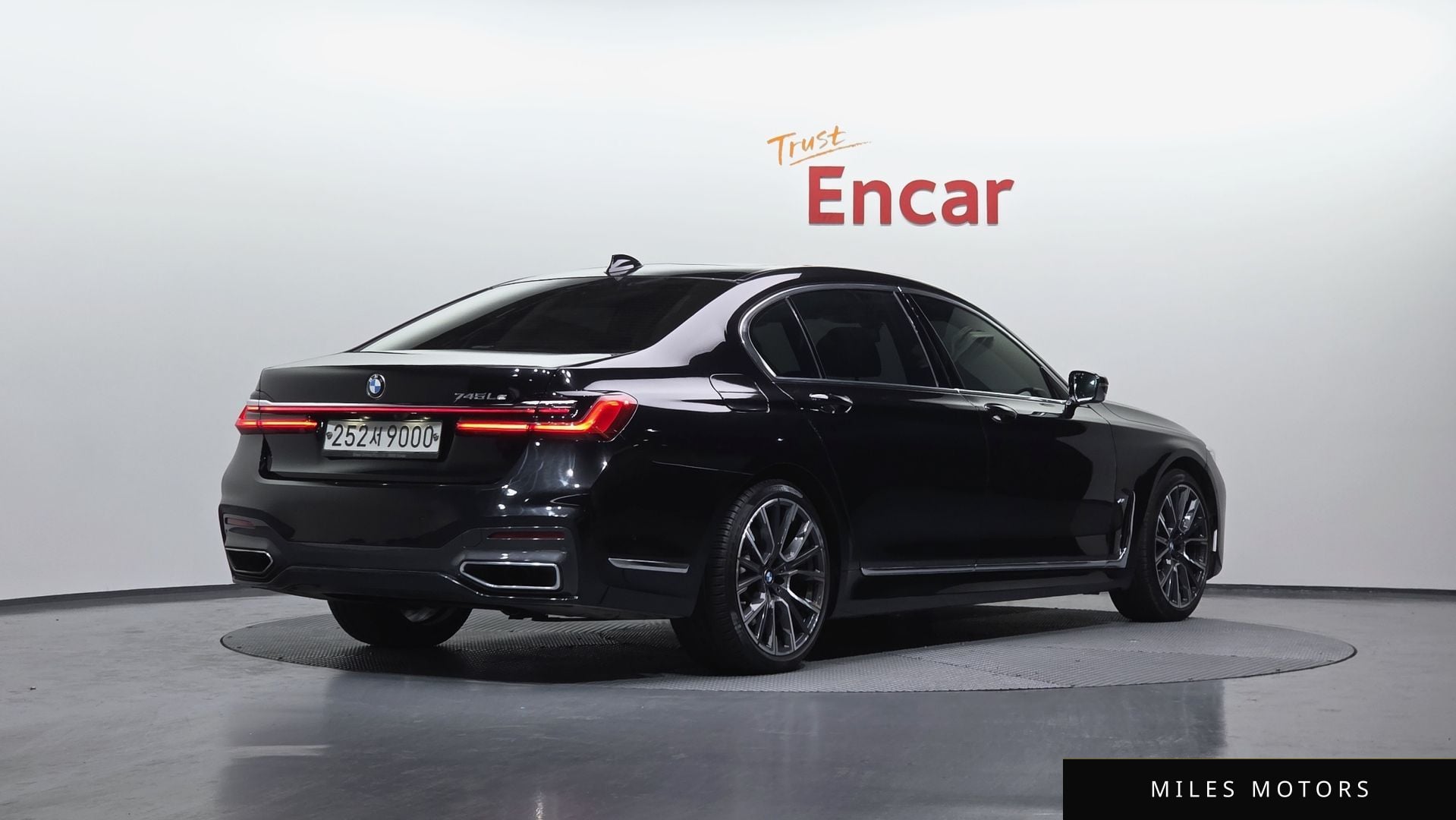 BMW 7 Series (G11) 2020 — миниатюра 2