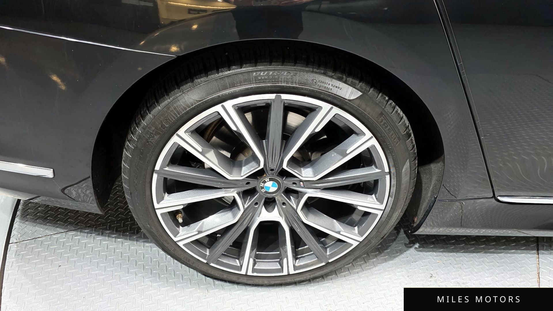 BMW 7 Series (G11) 2020 — миниатюра 5