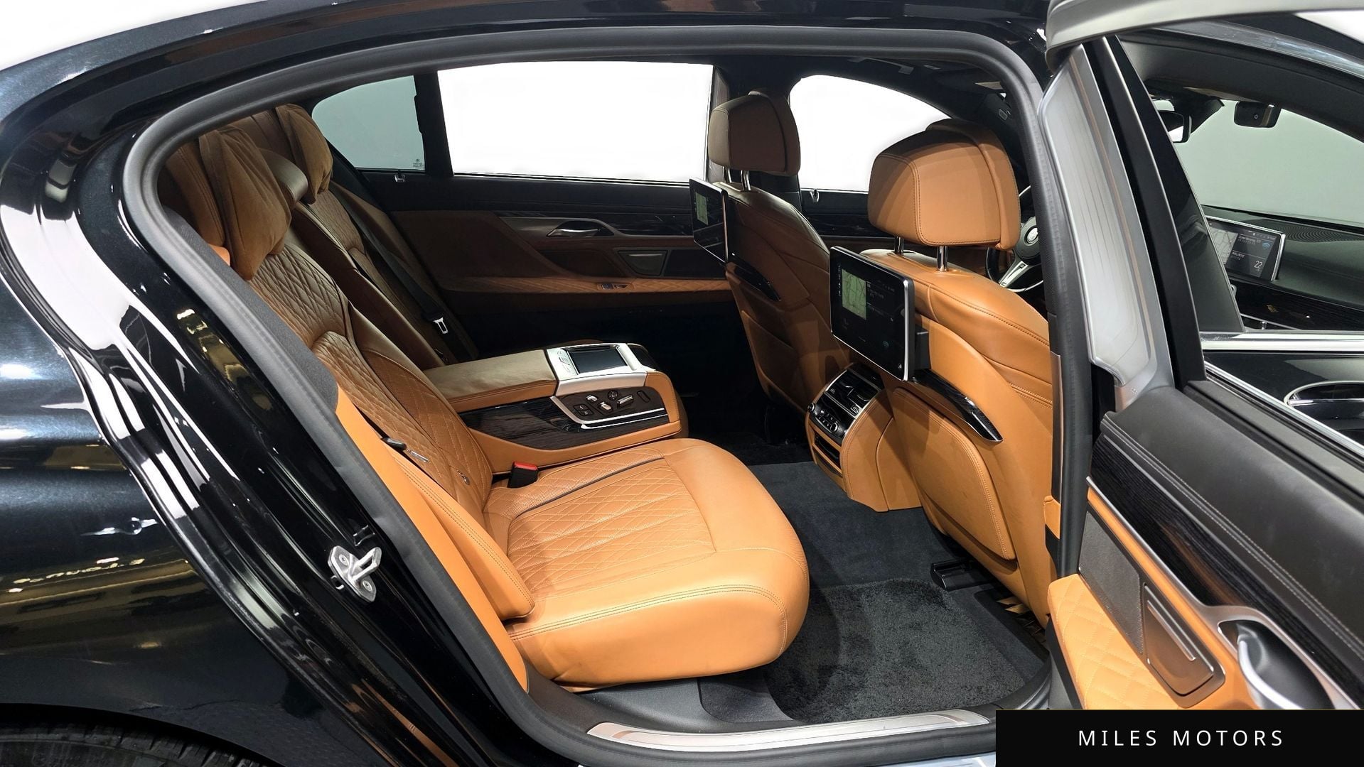 BMW 7 Series (G11) 2020 — миниатюра 12