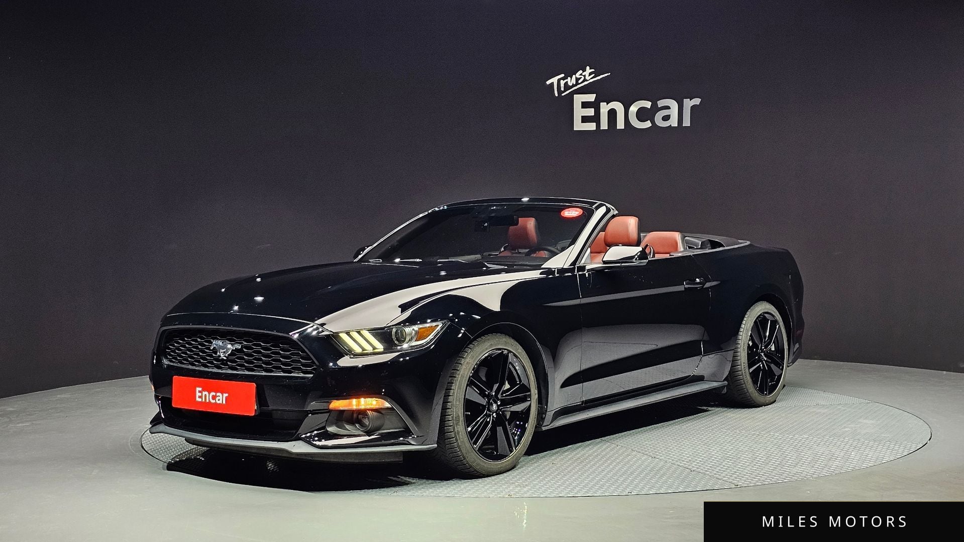 Ford Mustang 2017 — фото 1 из 12