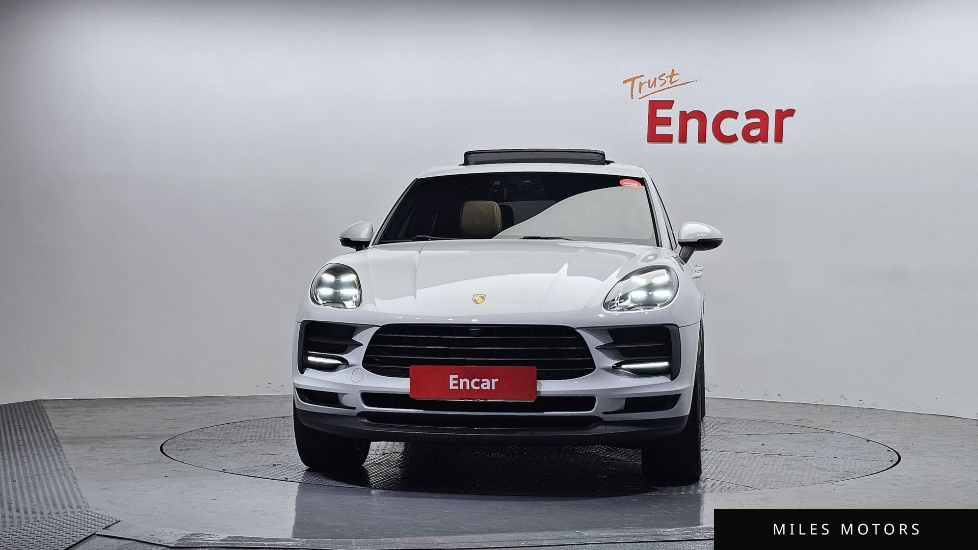 Porsche Macan 2021 — миниатюра 3