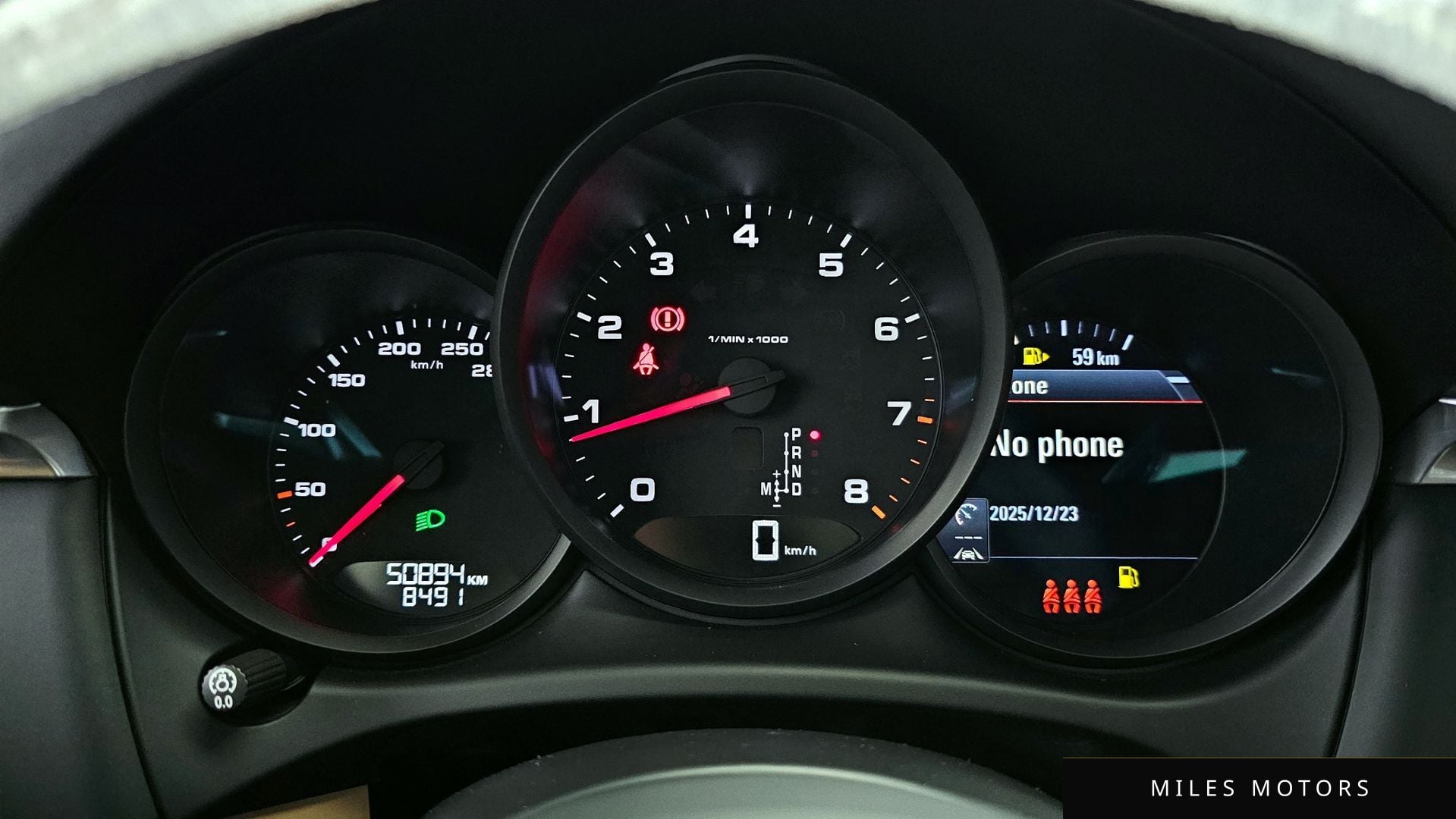 Porsche Macan 2021 — миниатюра 8