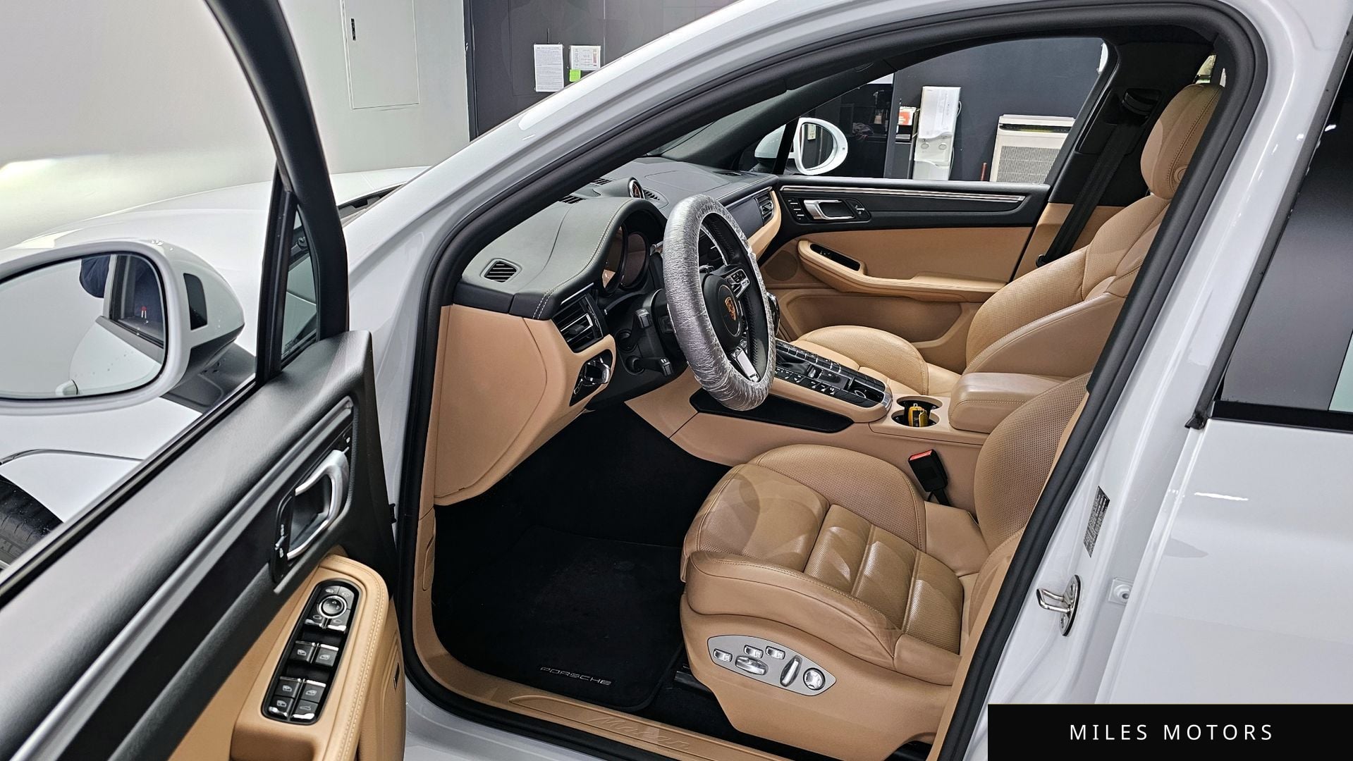 Porsche Macan 2021 — миниатюра 10