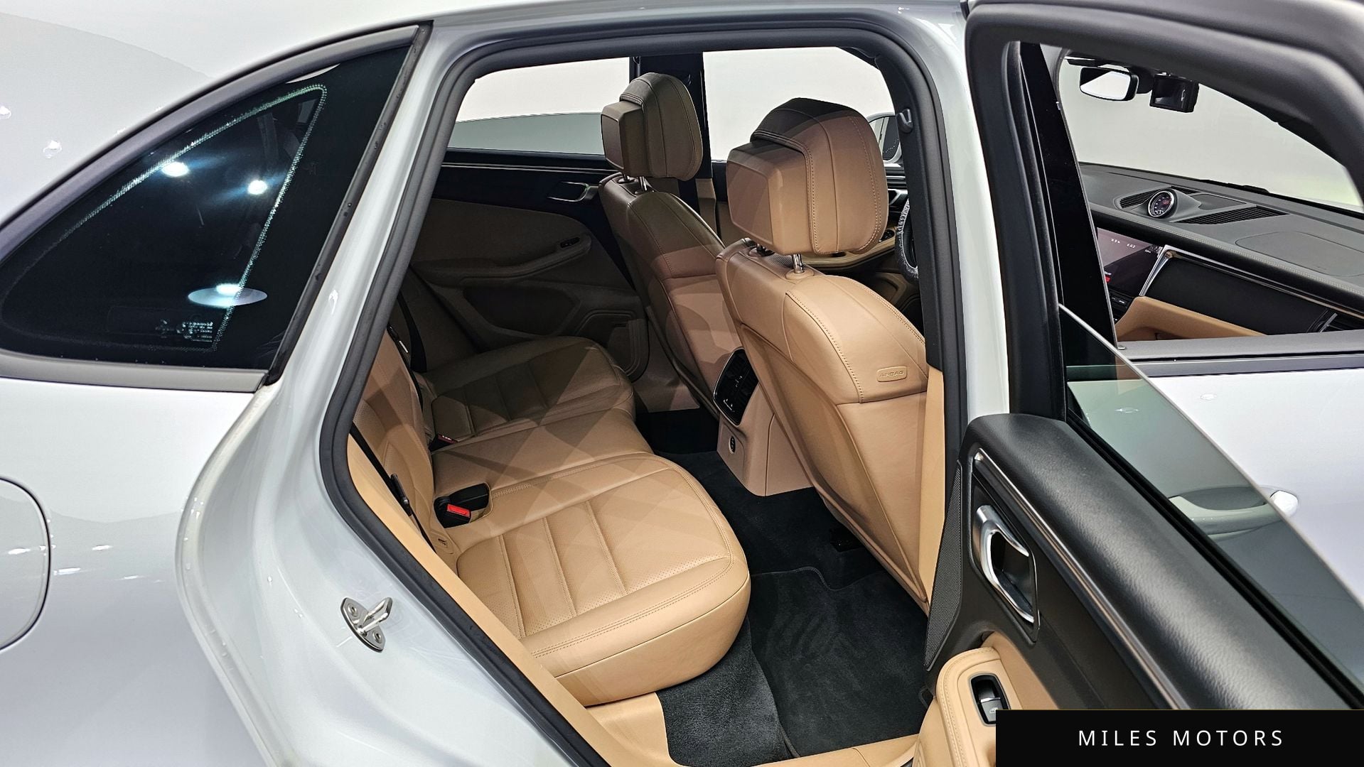 Porsche Macan 2021 — миниатюра 12