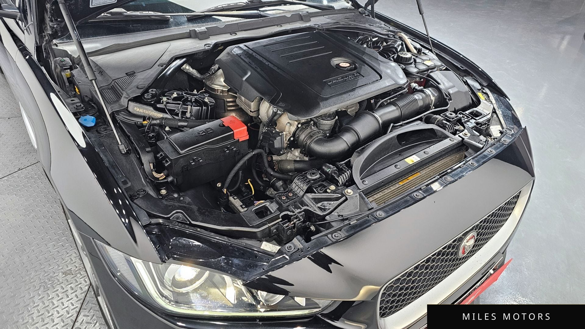 Jaguar XE 2016 — миниатюра 6
