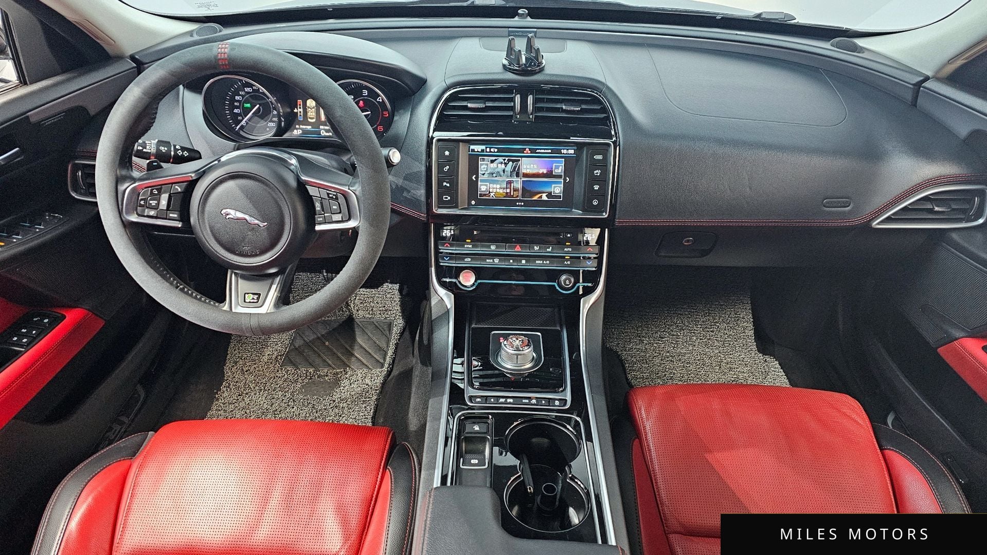 Jaguar XE 2016 — миниатюра 7