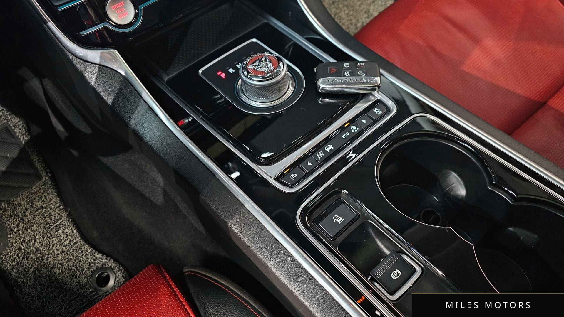 Jaguar XE 2016 — миниатюра 9