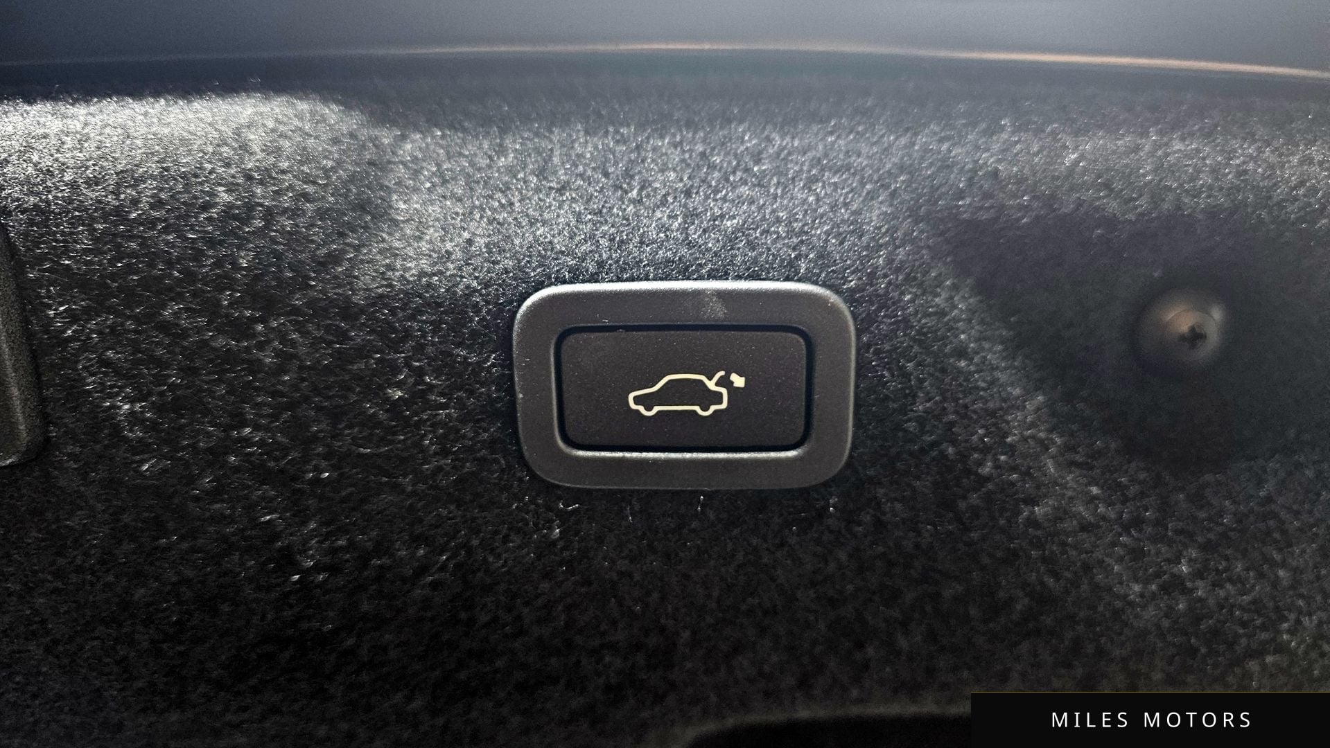 Jaguar XE 2016 — миниатюра 20
