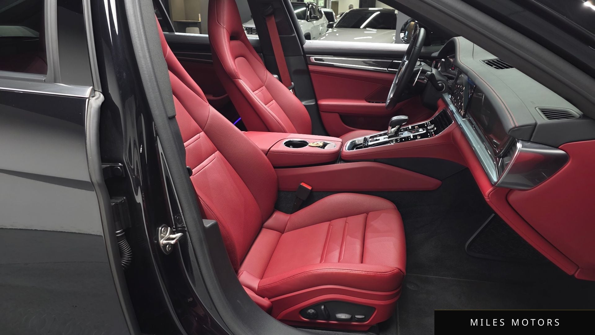 Porsche Panamera 2023 — миниатюра 9