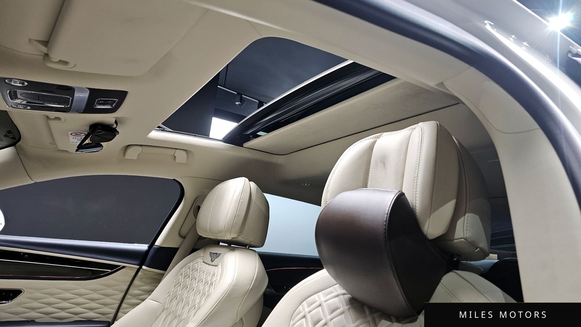 Bentley 플라잉스퍼 2021 — миниатюра 17