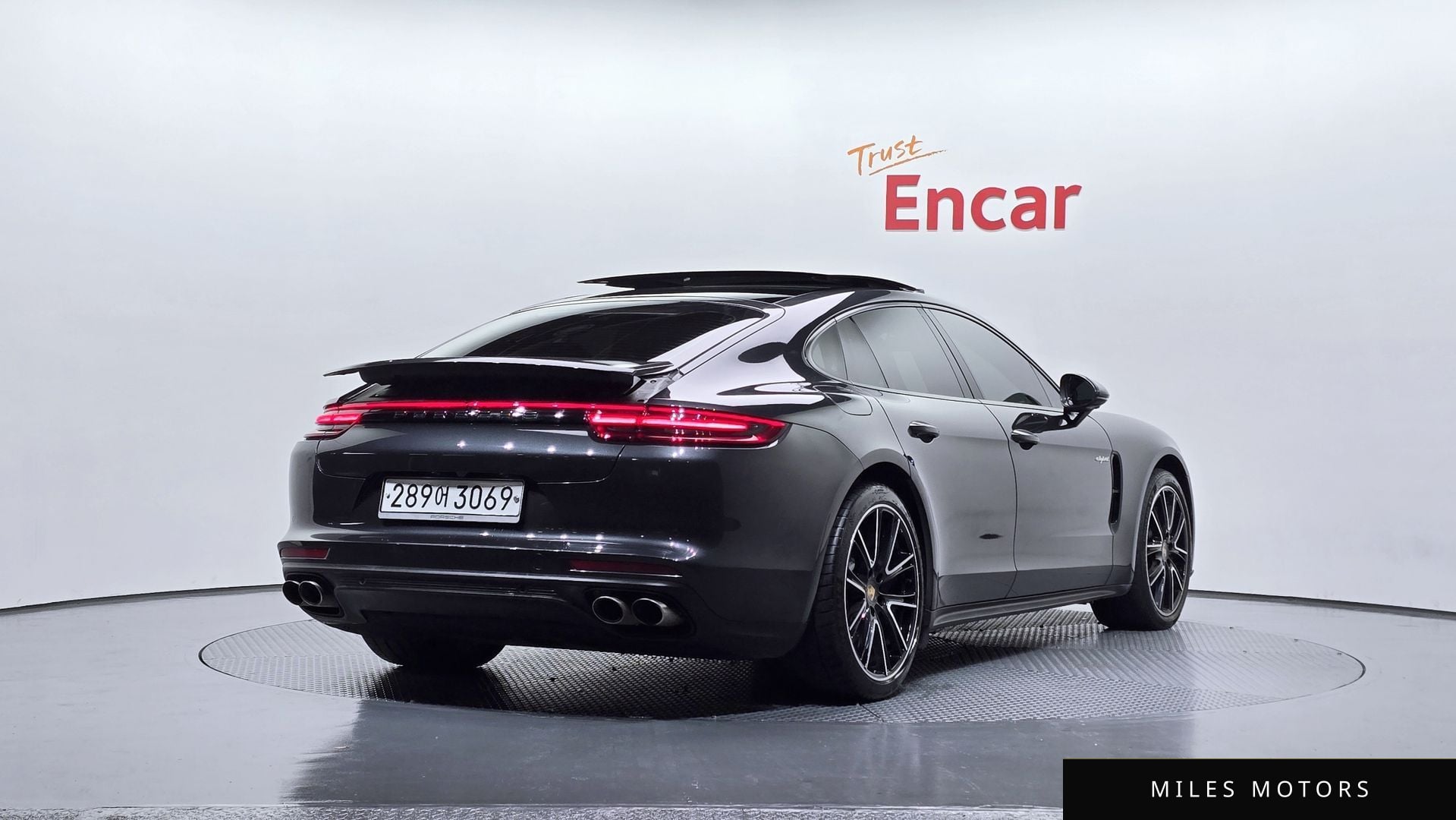 Porsche Panamera 2019 — миниатюра 2