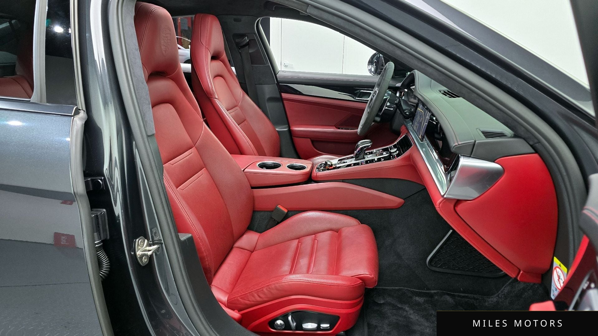 Porsche Panamera 2019 — миниатюра 10