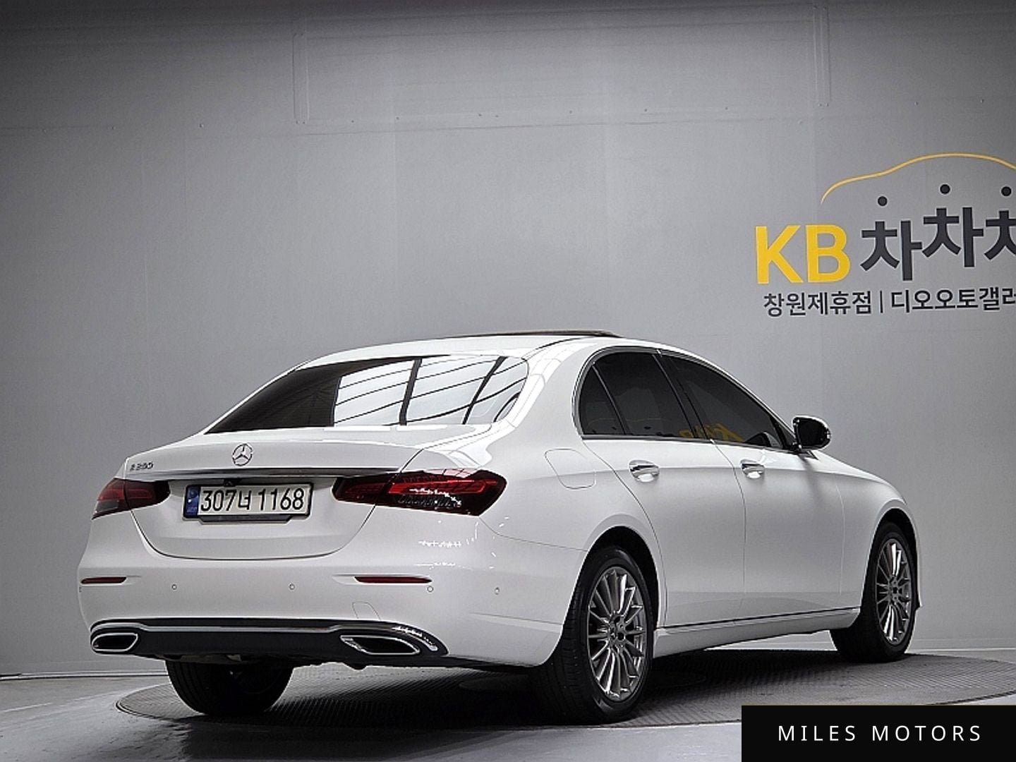 Mercedes-Benz E-Class W213 2021 — миниатюра 2