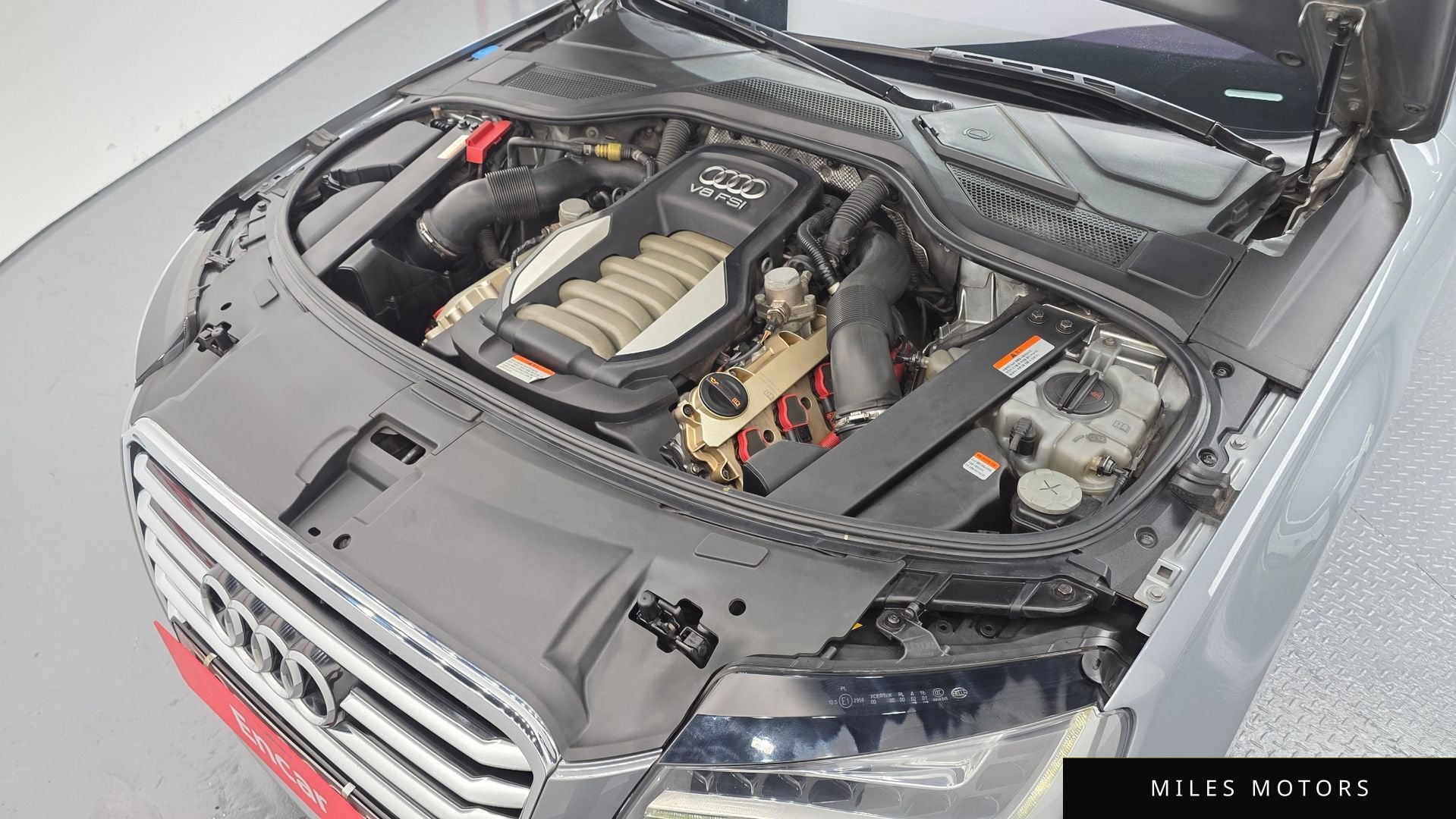 Audi A8 2012 — миниатюра 6
