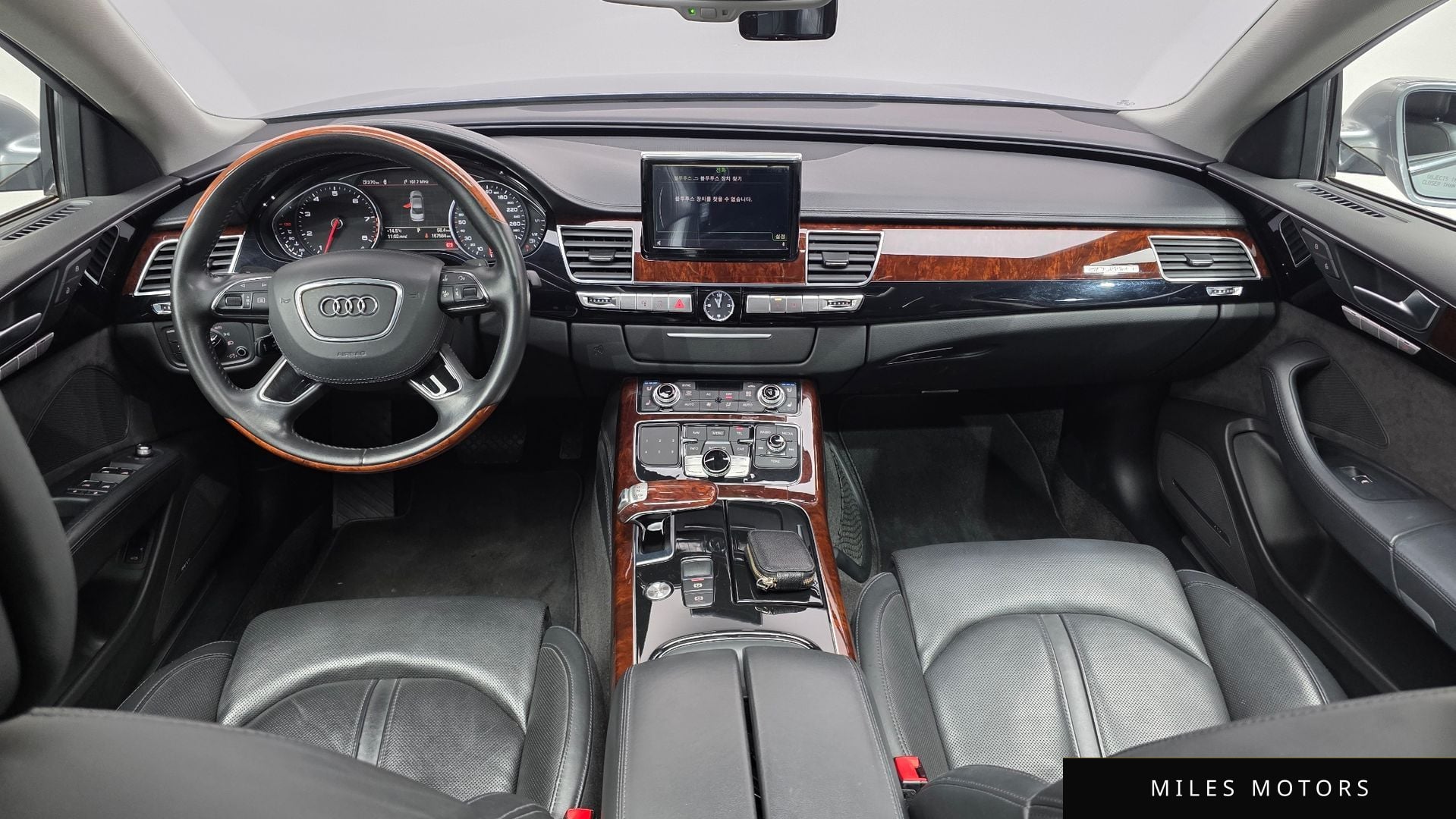 Audi A8 2012 — миниатюра 7
