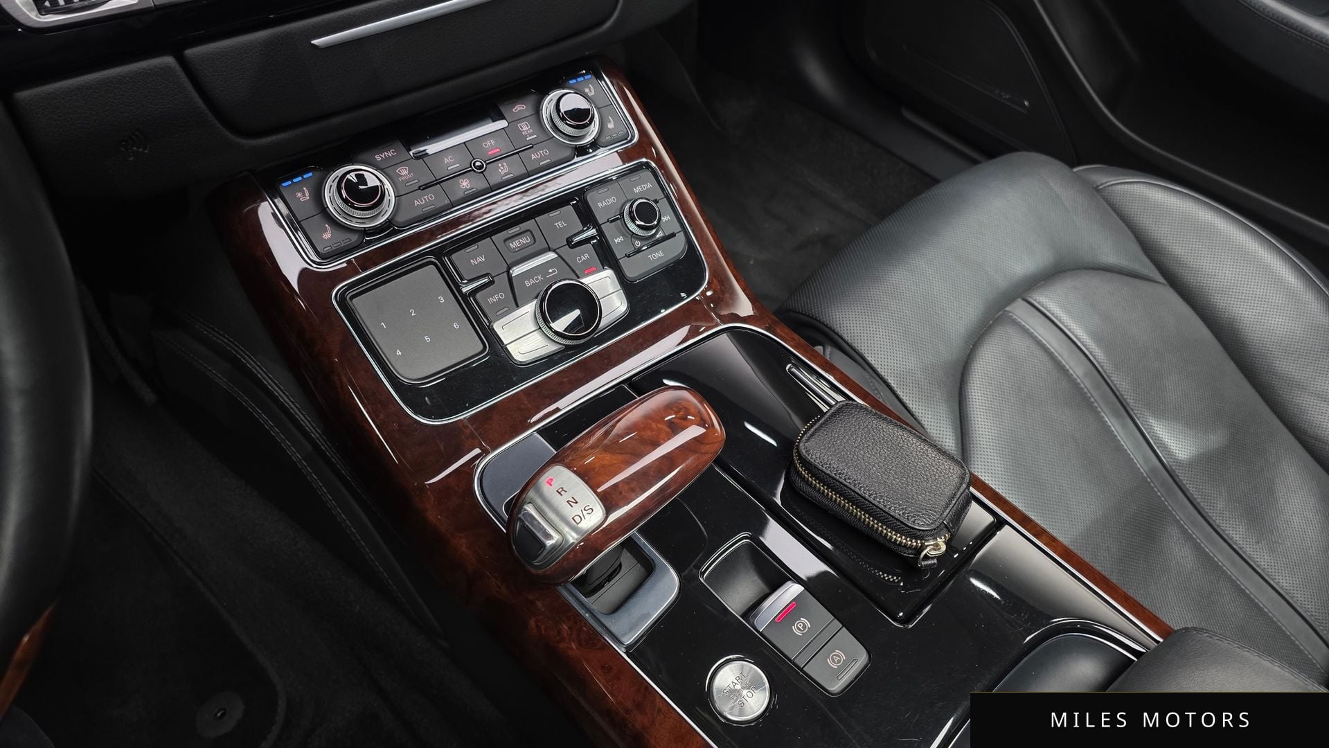 Audi A8 2012 — миниатюра 9