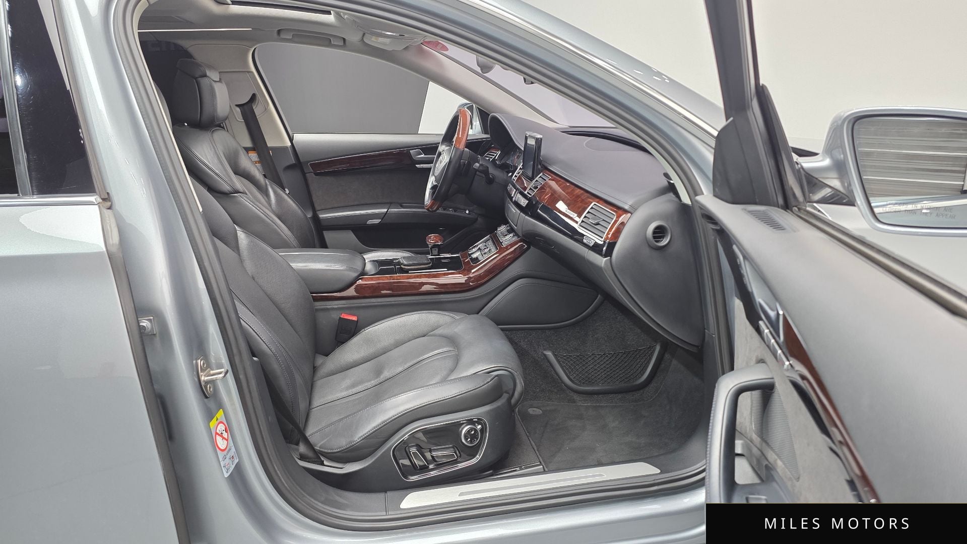 Audi A8 2012 — миниатюра 10
