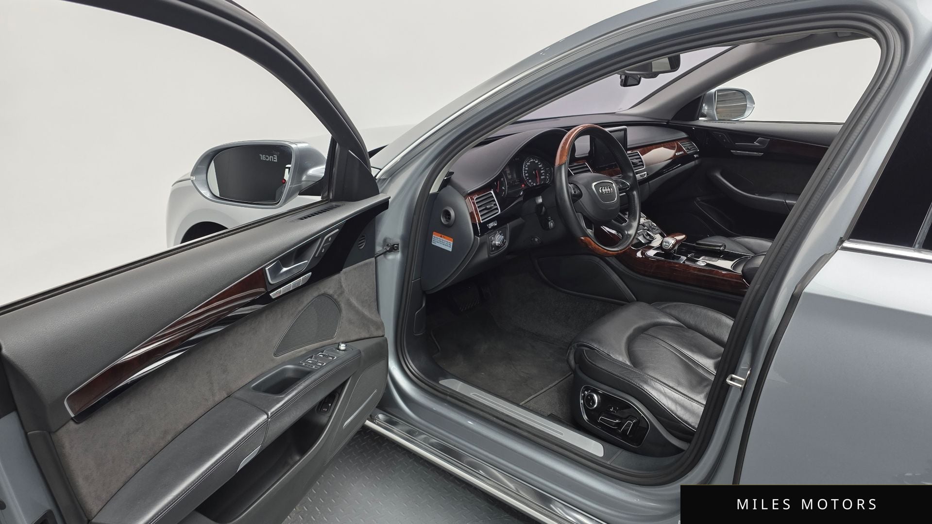 Audi A8 2012 — миниатюра 11