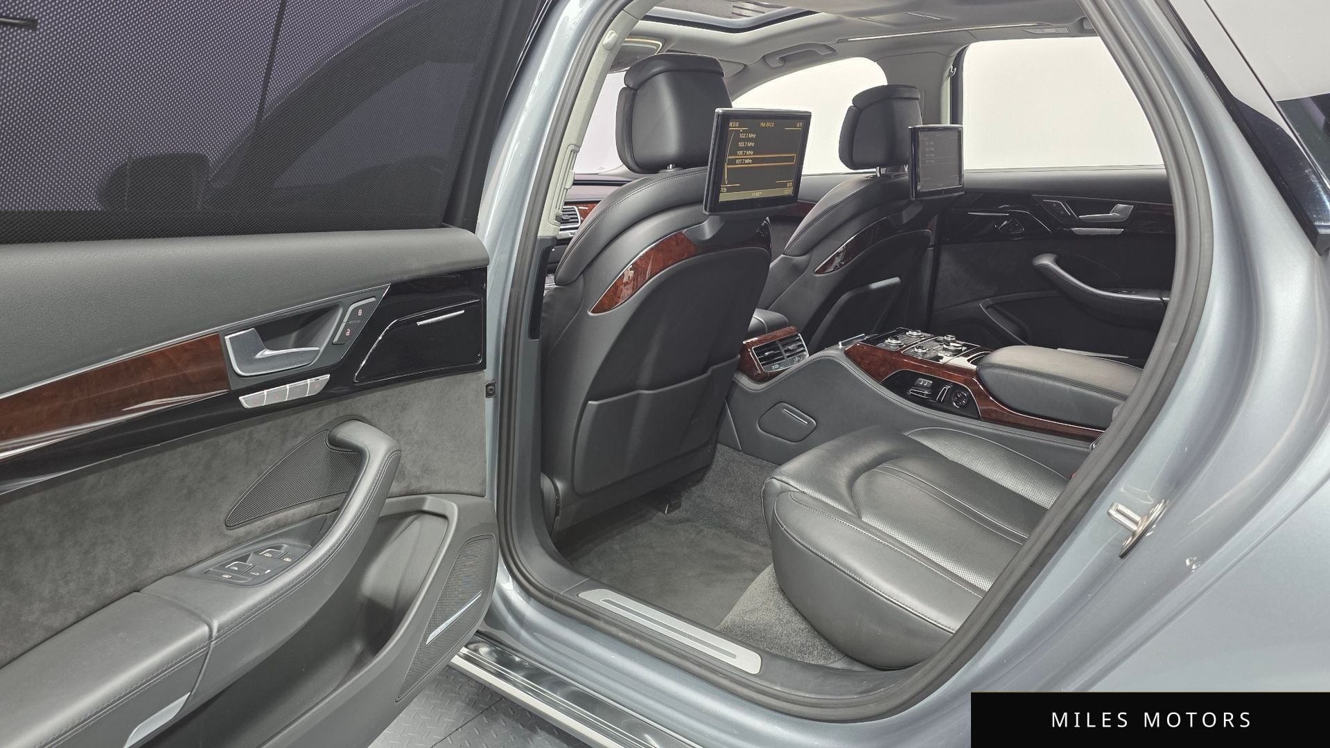 Audi A8 2012 — миниатюра 12
