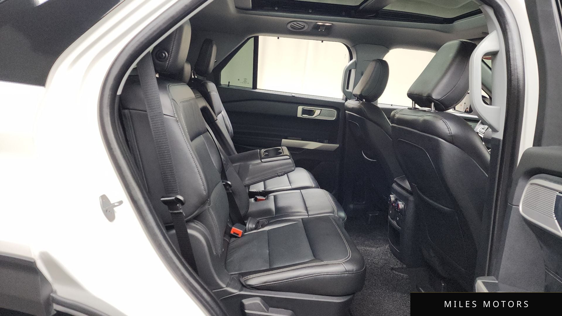 Ford Explorer 2020 — миниатюра 12