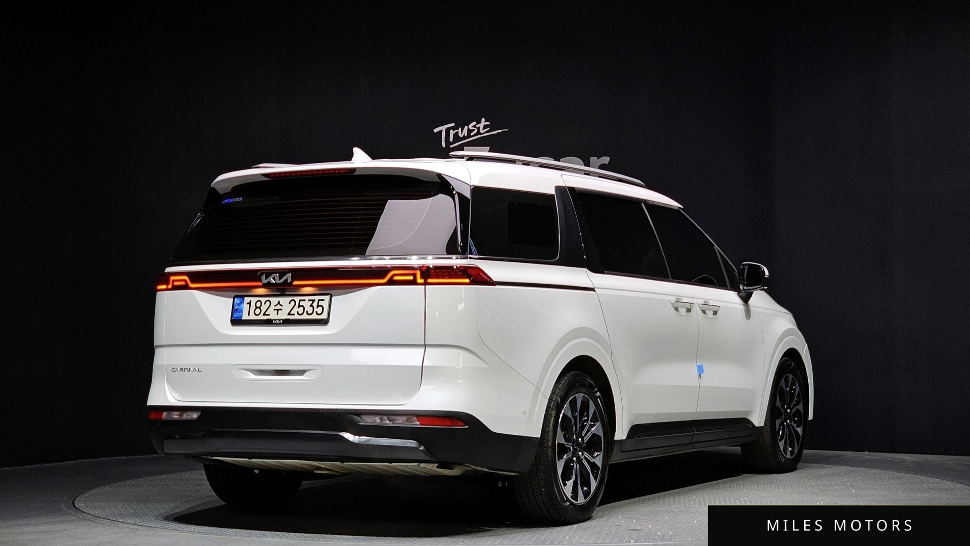 Kia Carnival 2023 — миниатюра 2