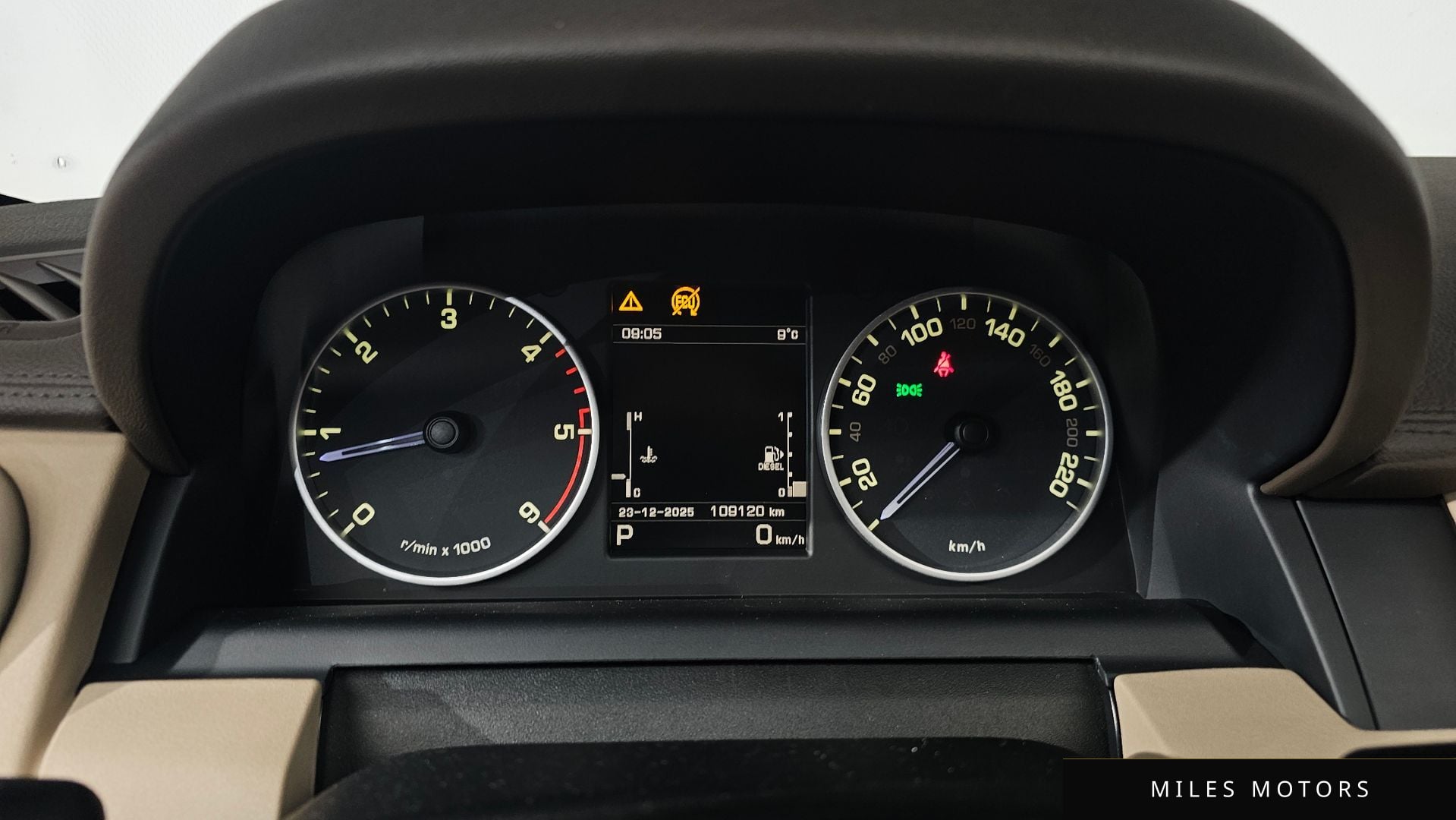 Land Rover Discovery 2016 — миниатюра 8