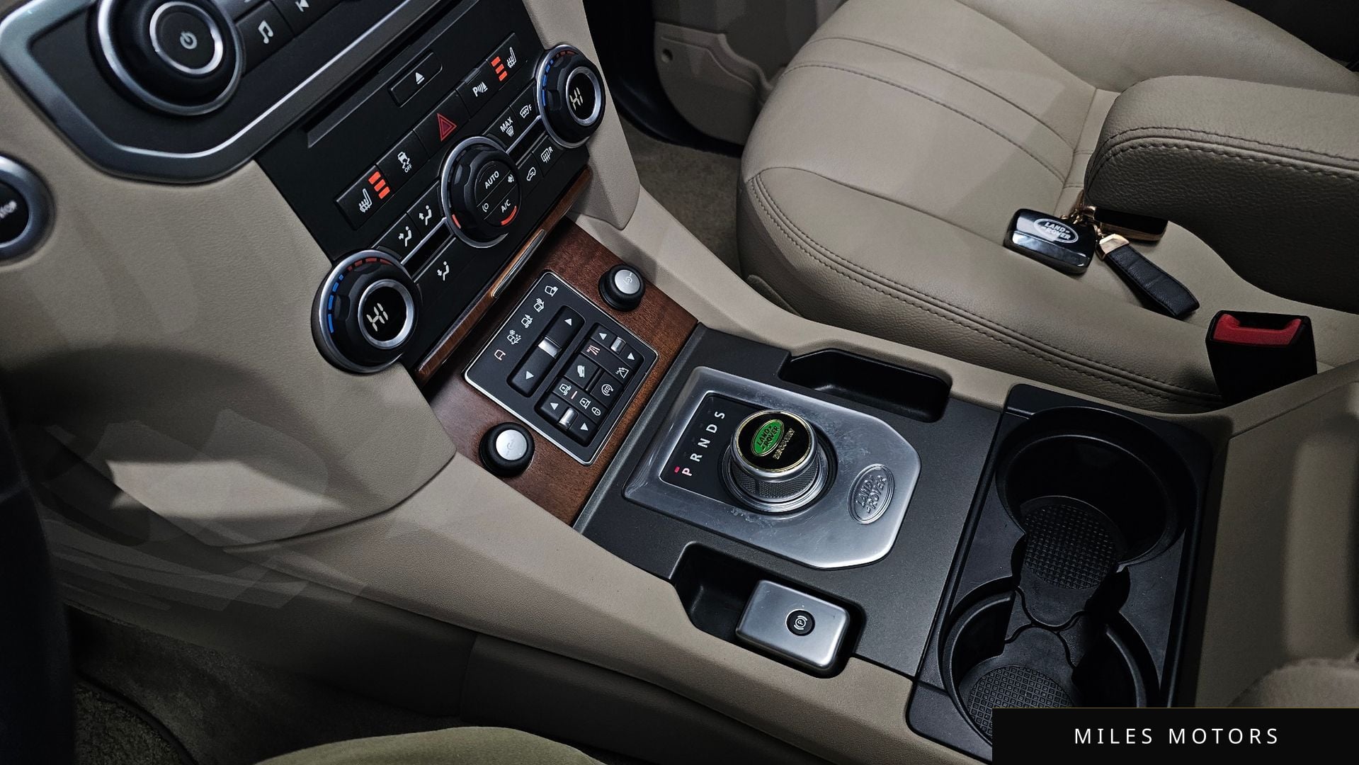 Land Rover Discovery 2016 — миниатюра 9