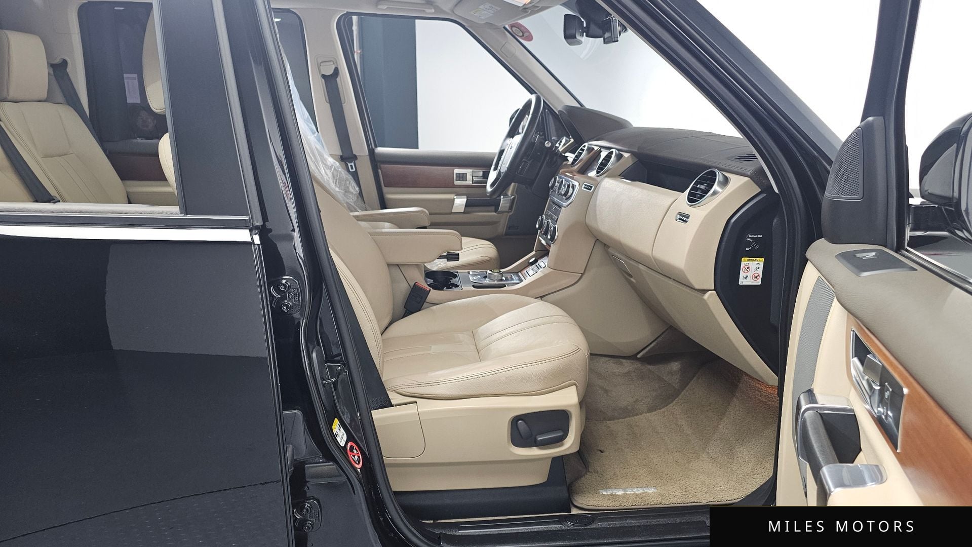 Land Rover Discovery 2016 — миниатюра 11