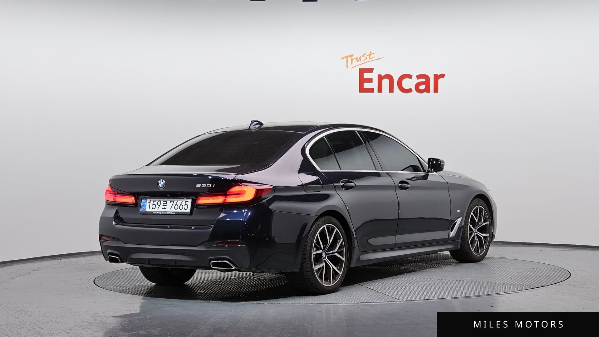 BMW 5 Series (G30) 2021 — миниатюра 2